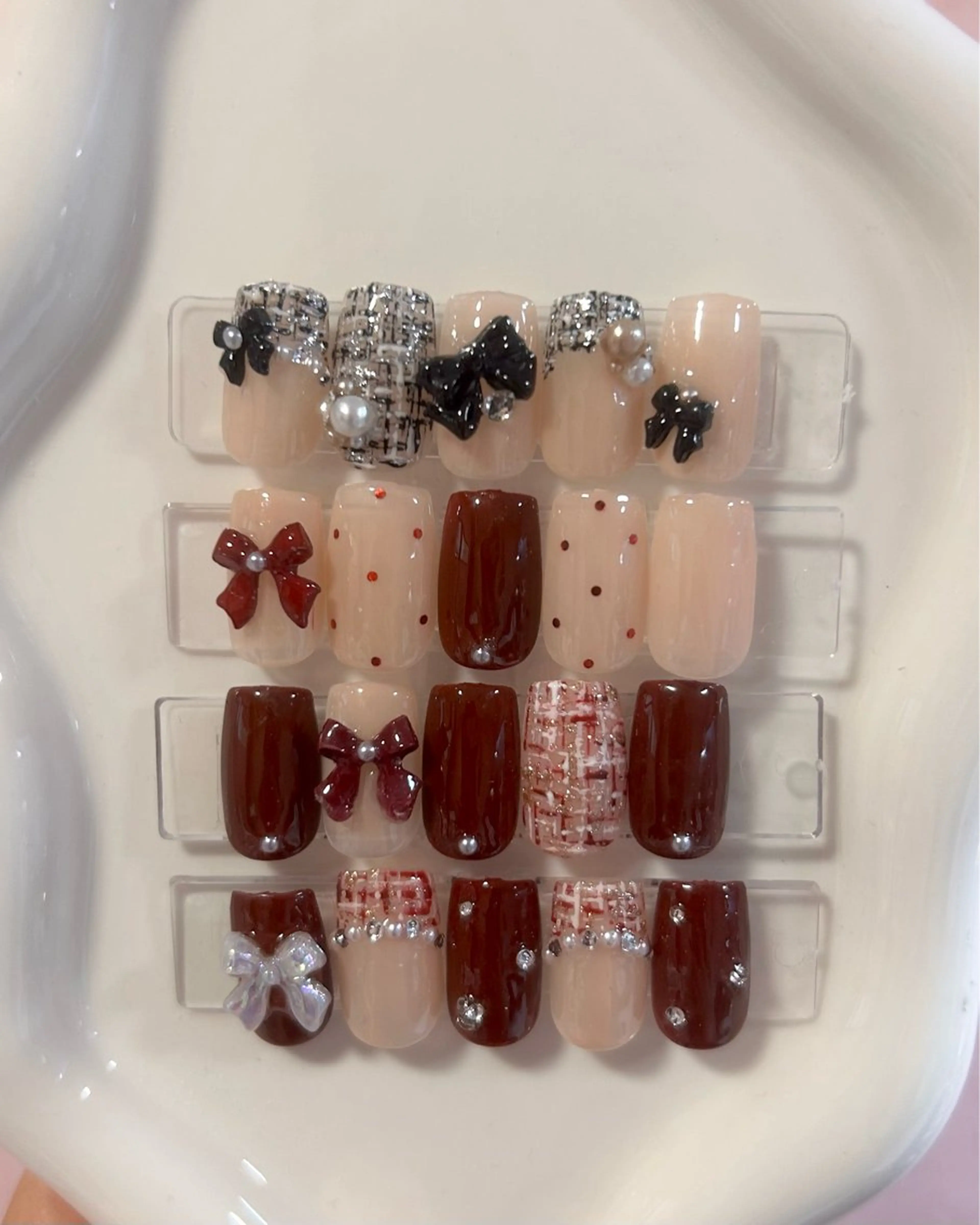 ネイル ハンドネイル EmaNail🎀 Haaruのネイルデザイン