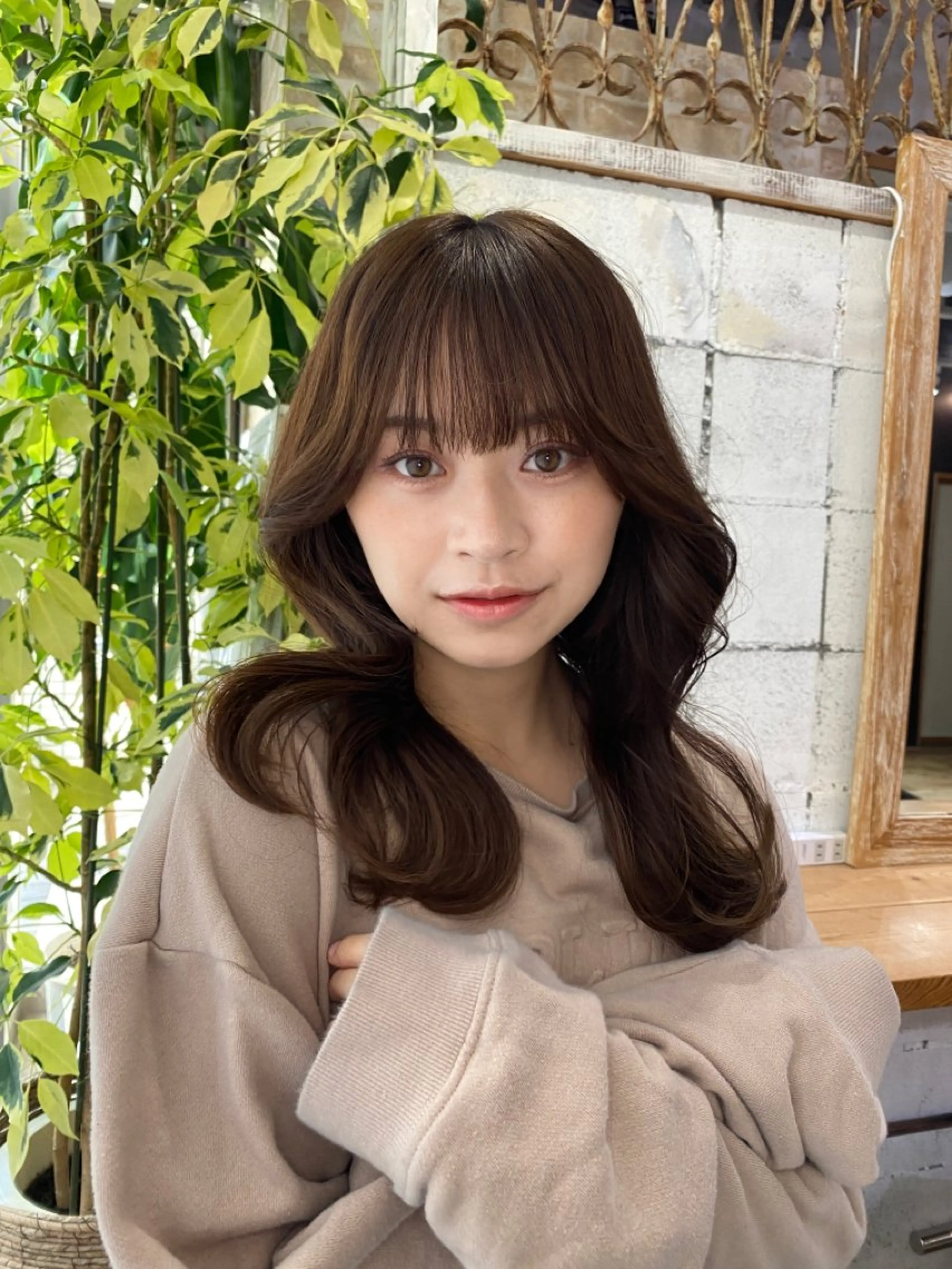 ミディアム カラー 顔まわりレイヤー 韓国風ヘア レイヤーカット カット ヘアカラー トリートメント 【韓国レイヤー特化 ハッシュカット】のヘアスタイル