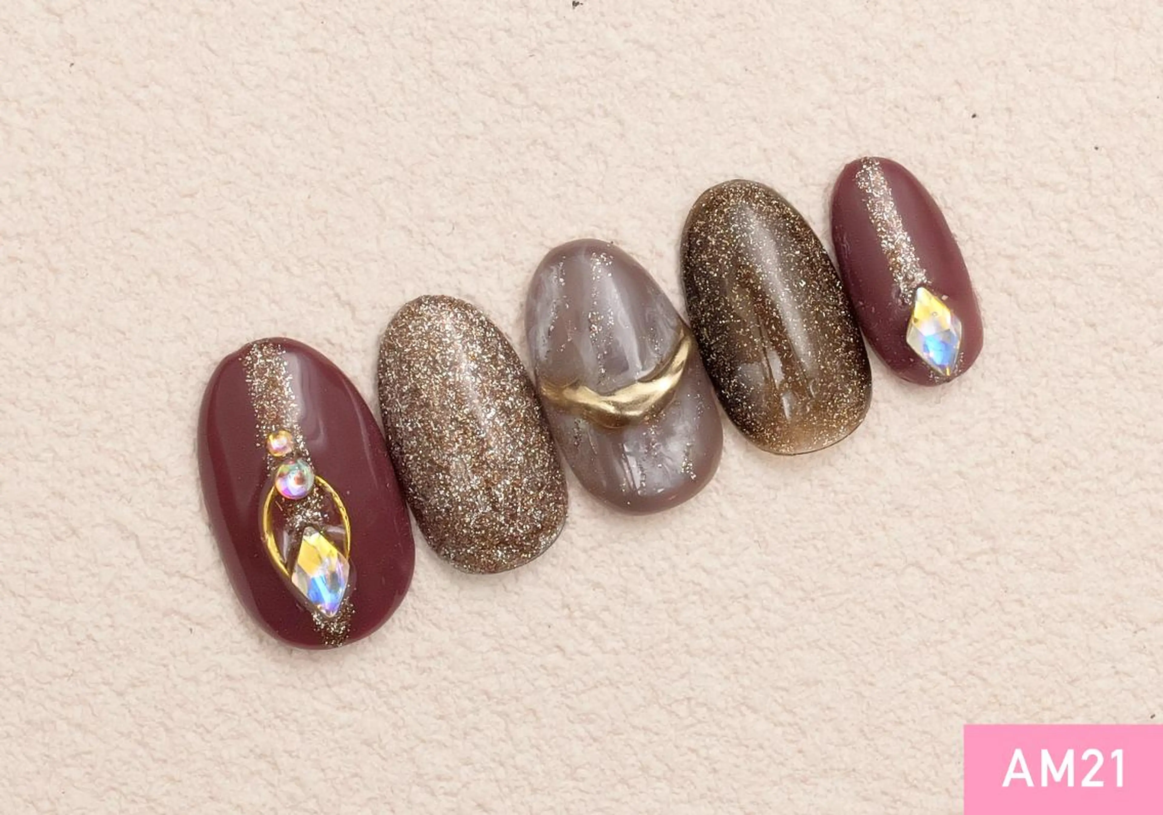 ネイル ゴールド 新橋🫧 Nailのネイルデザイン