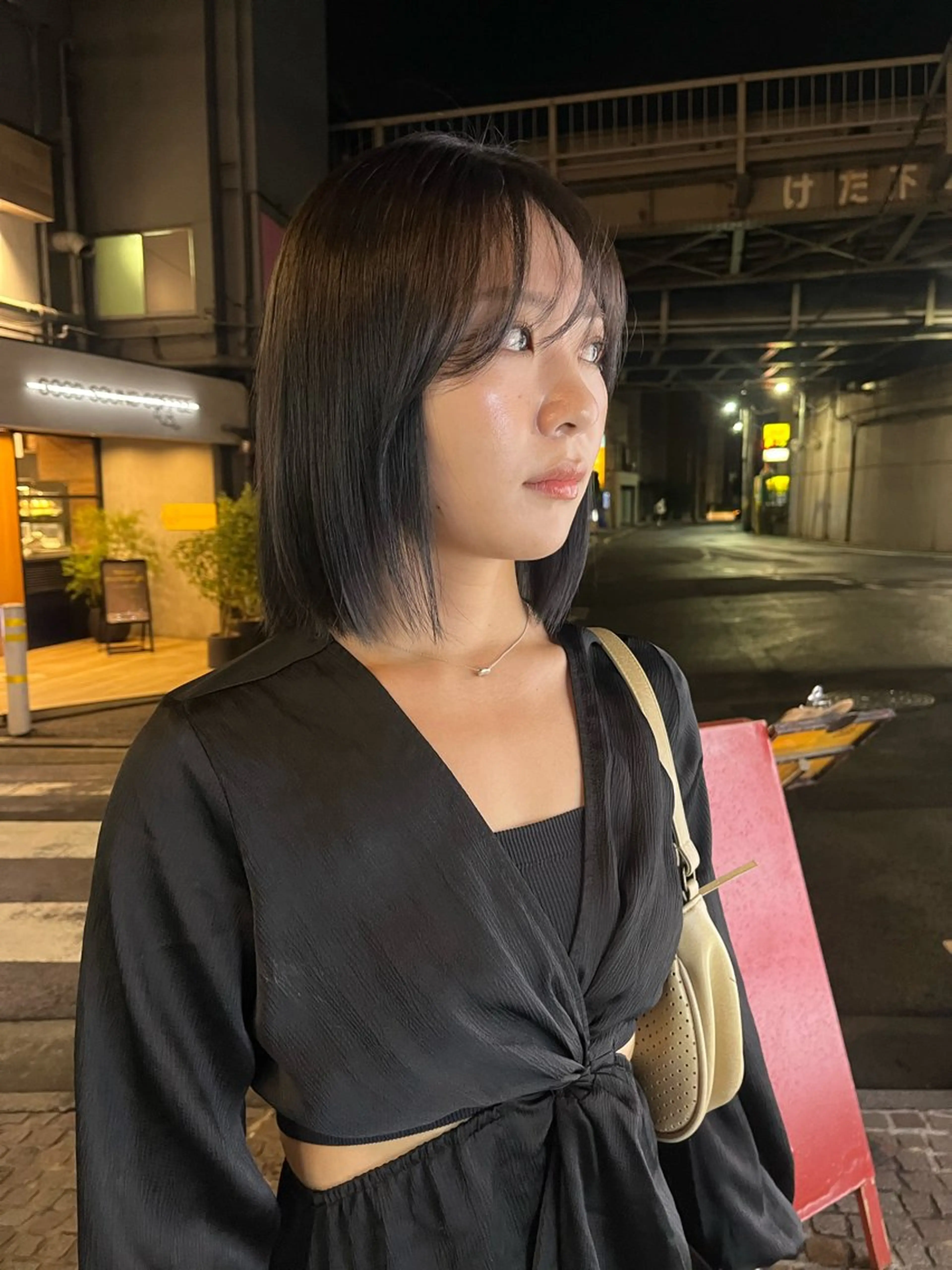 ミディアム カラー グレージュ 竹内 菜々子のヘアスタイル