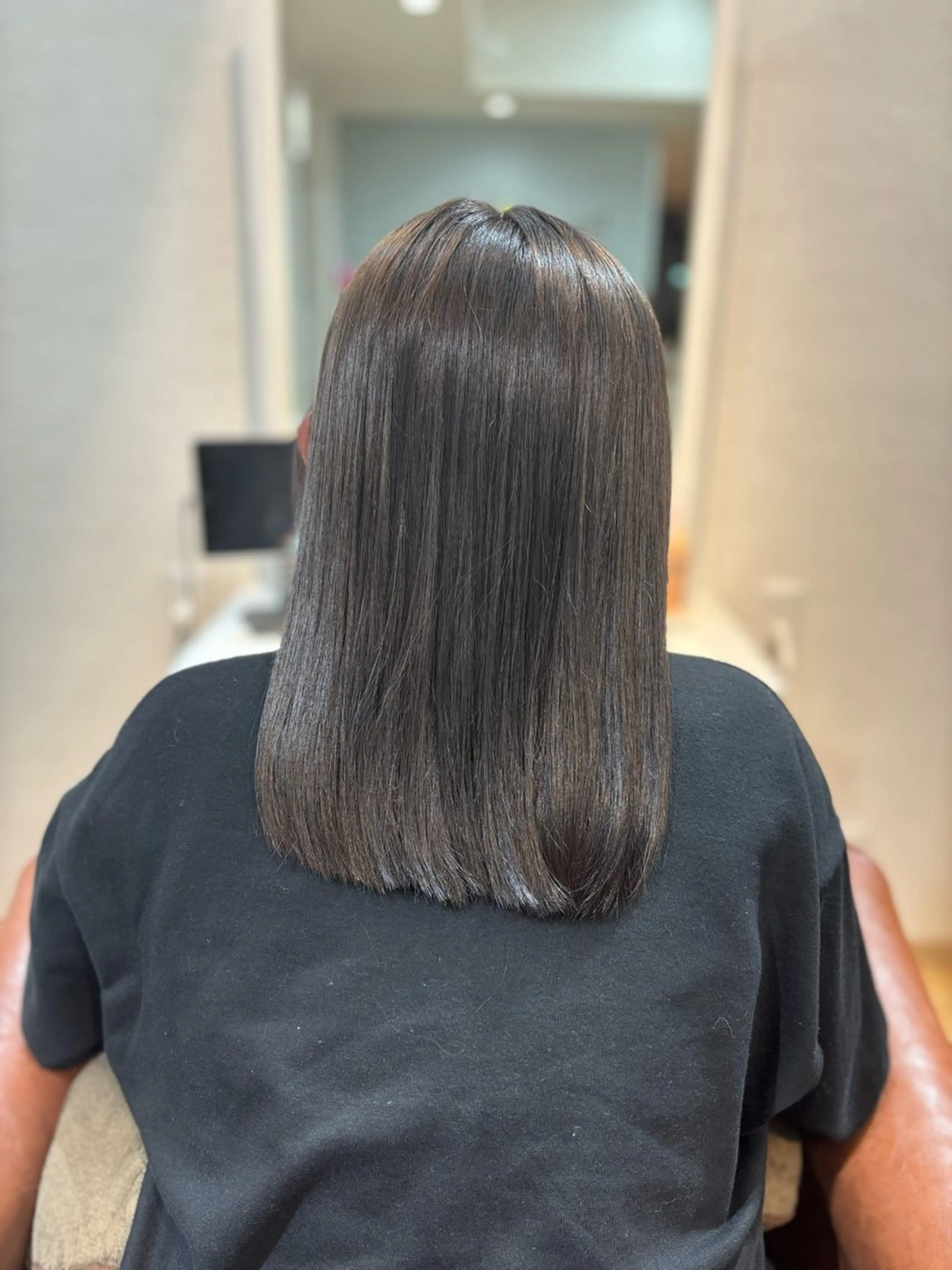 ミディアム アッシュ LEEK ［リーク］ 石原愛里のヘアスタイル