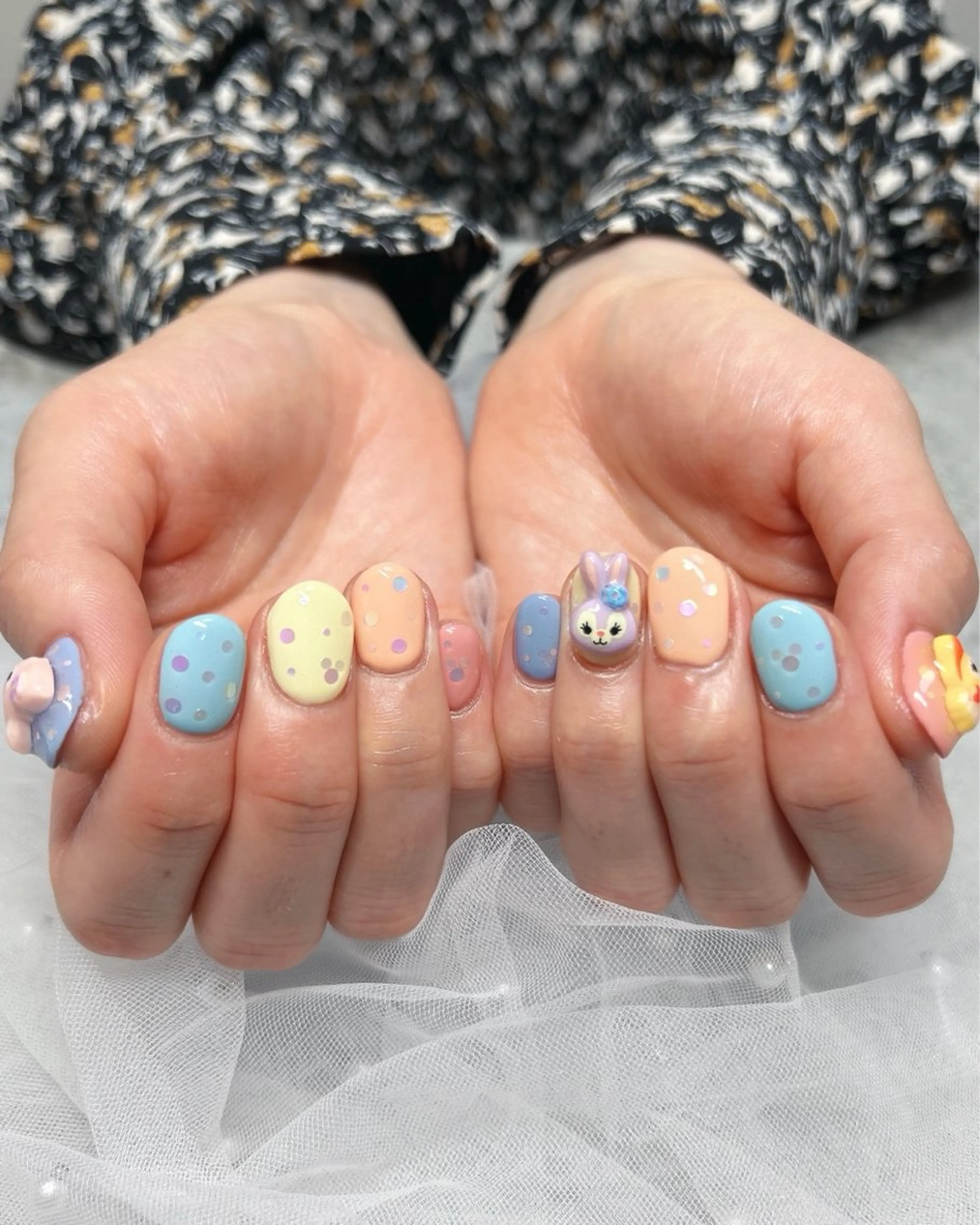 ネイル イースター ホログラムネイル パステルネイル 春ネイル ハンドネイル ten nail salon　かえでのネイルデザイン
