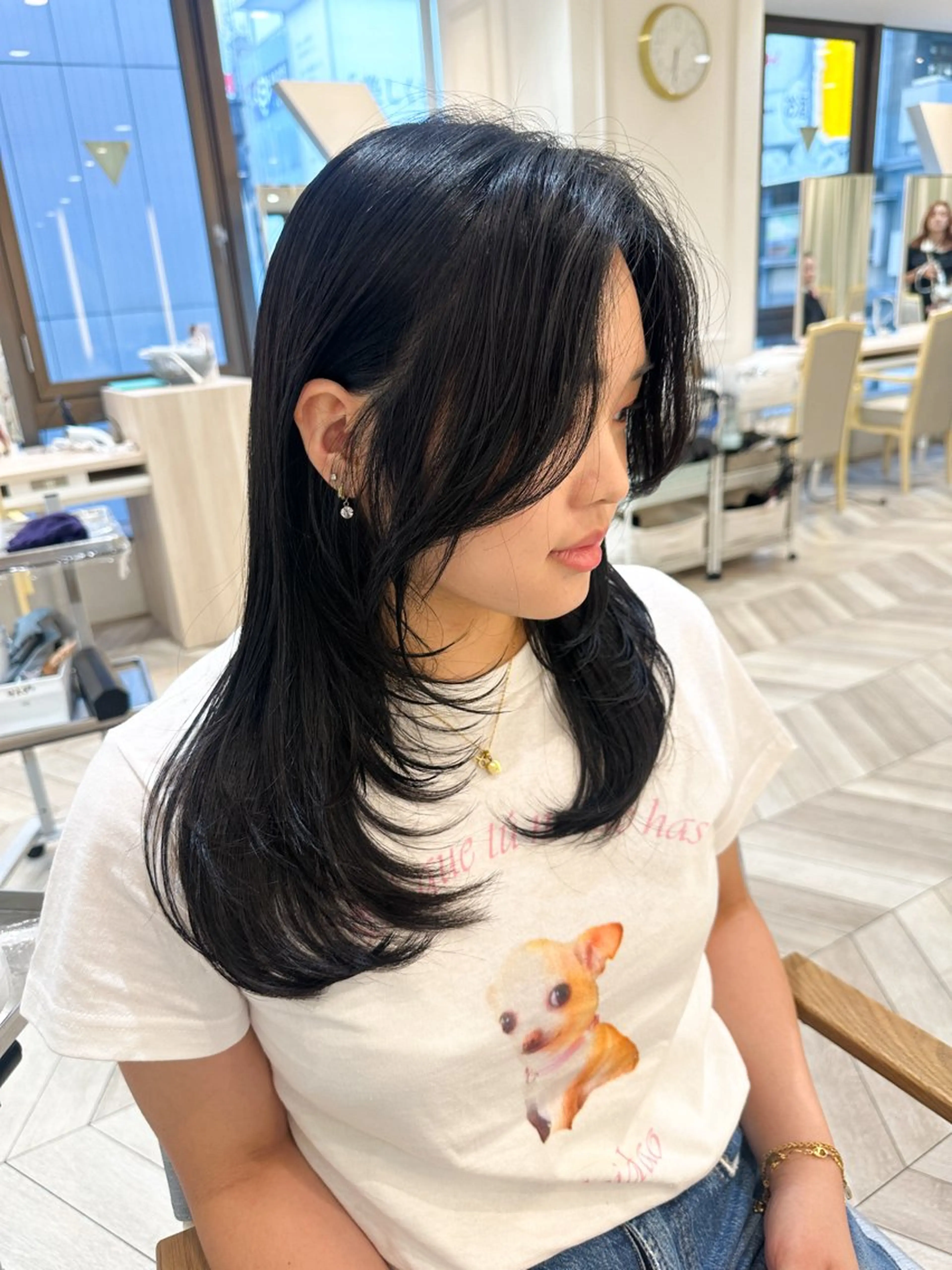 セミロング カット ヘアカラー トリートメント ベージュ/インナー カラー🤍Rieのヘアスタイル