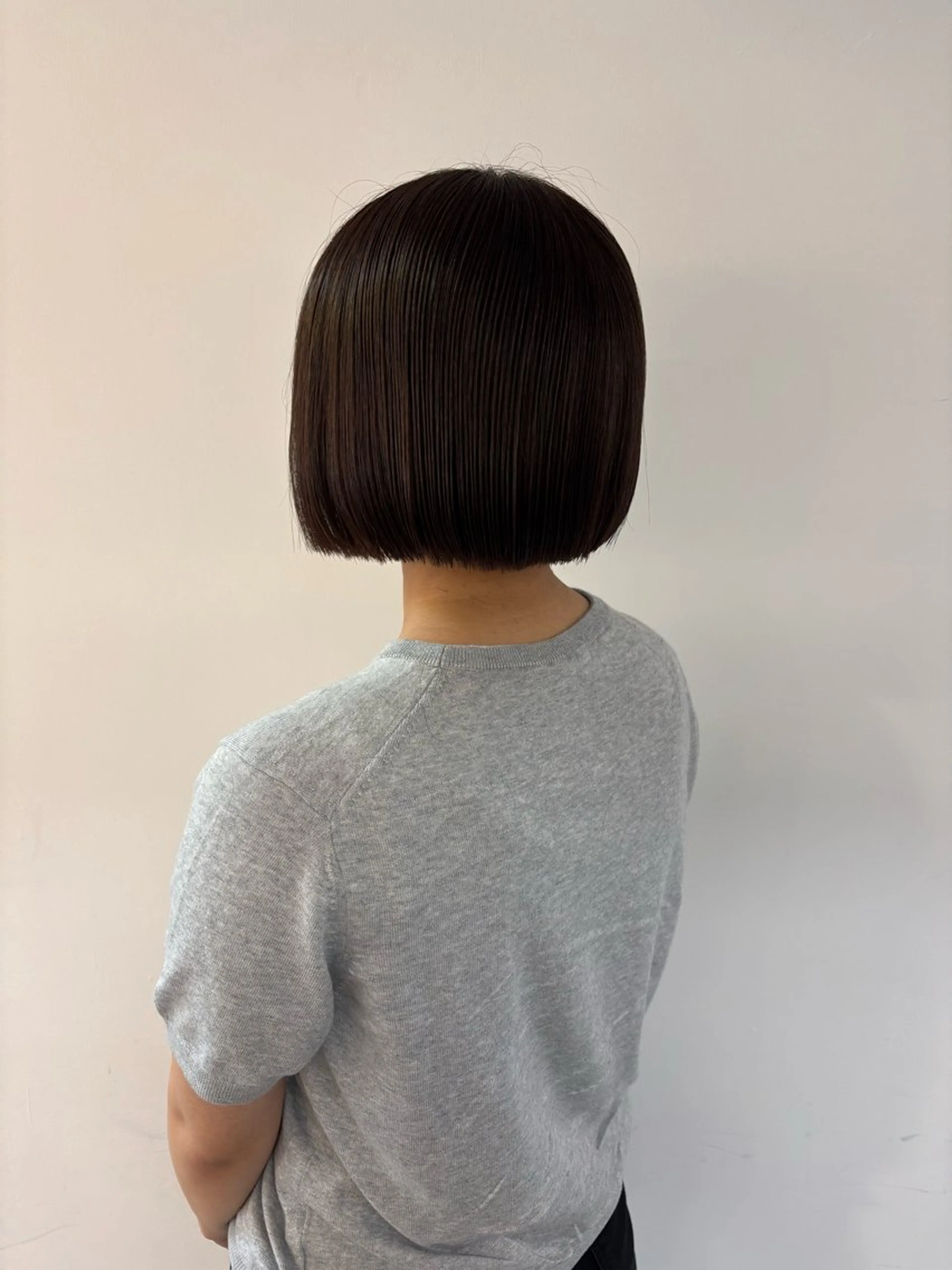 ショート ボブ ヘアカラー 小嶋 咲輝のヘアスタイル