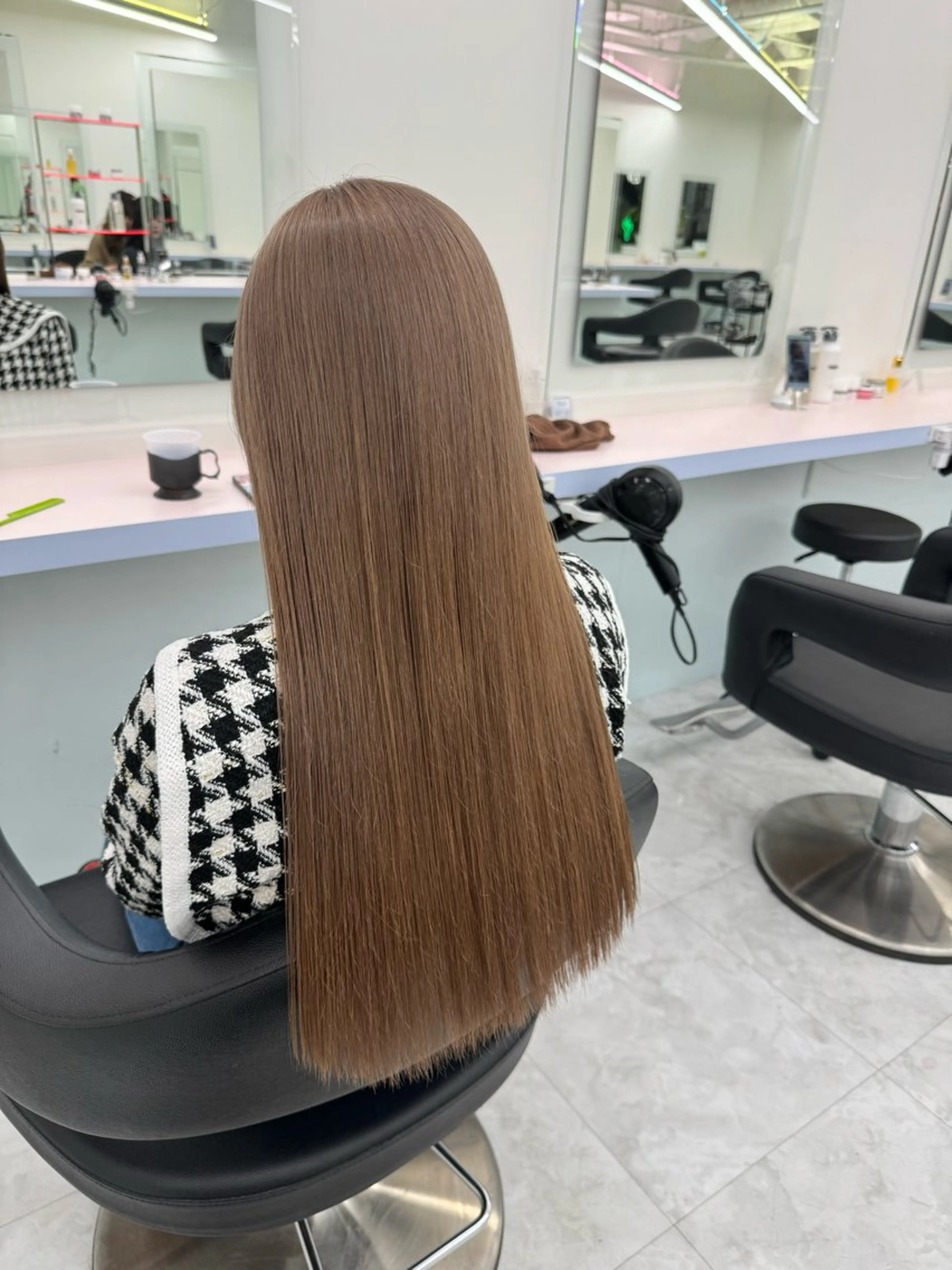 ロング カラー ベージュカラー ミルクティーベージュ ヘアカラー トリートメント ヘッドスパ ヘアセット ♡ブリーチカラー♡ Mirioのヘアスタイル