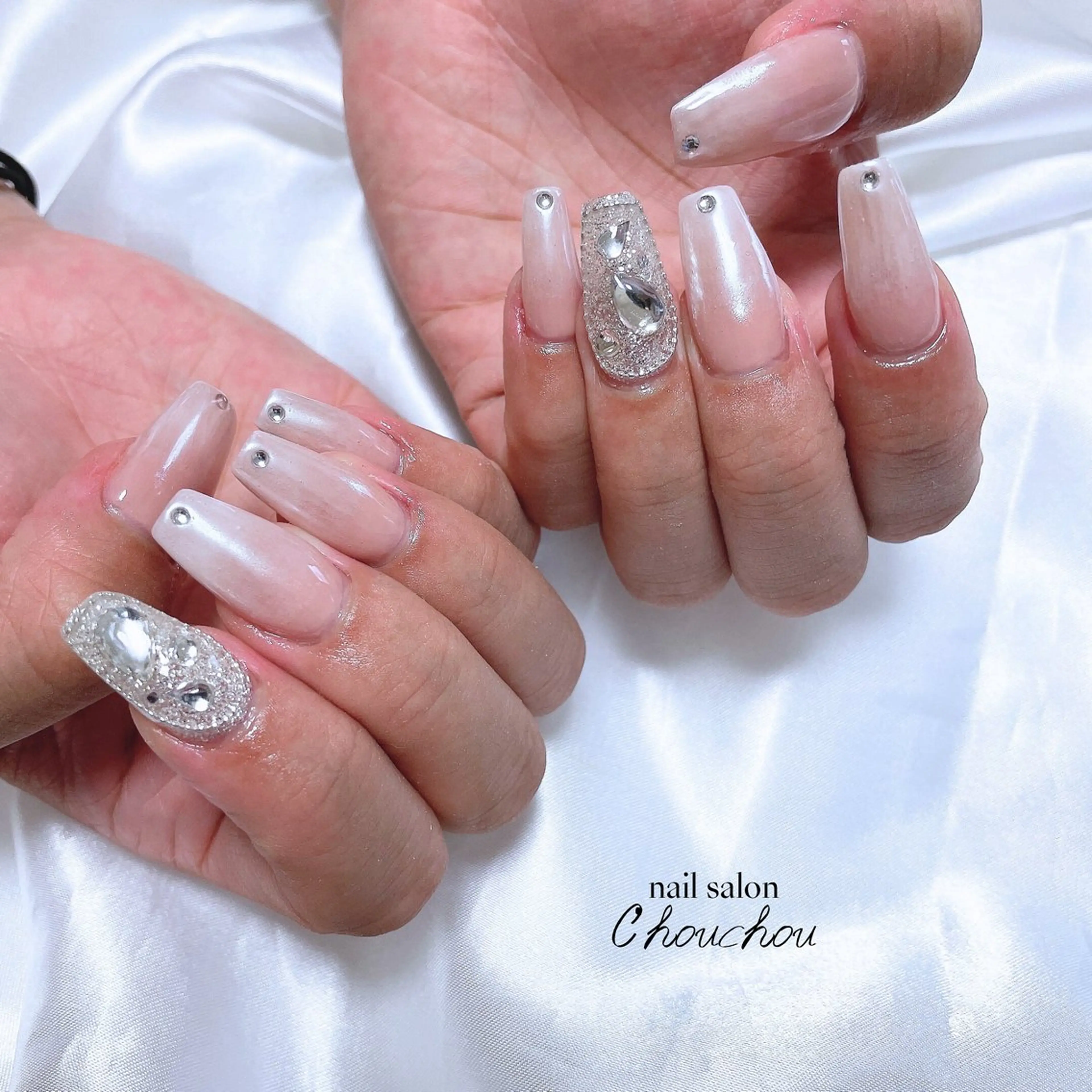 ネイル ミラーネイル ホワイト C'hou chouのネイルデザイン
