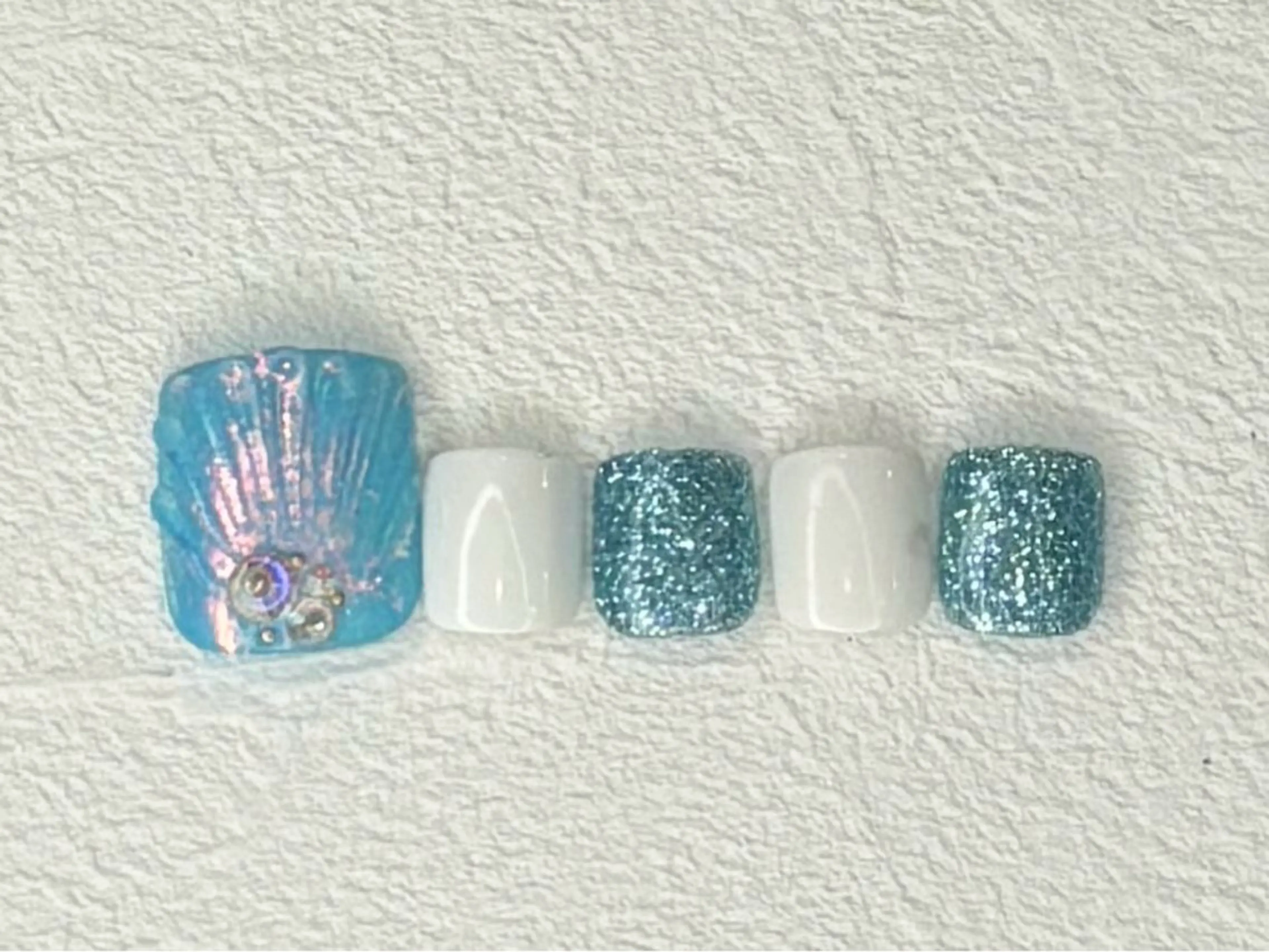 ネイル BEAUTY LINE 藤沢店所属・🐬🌺 SHIHOのネイルデザイン