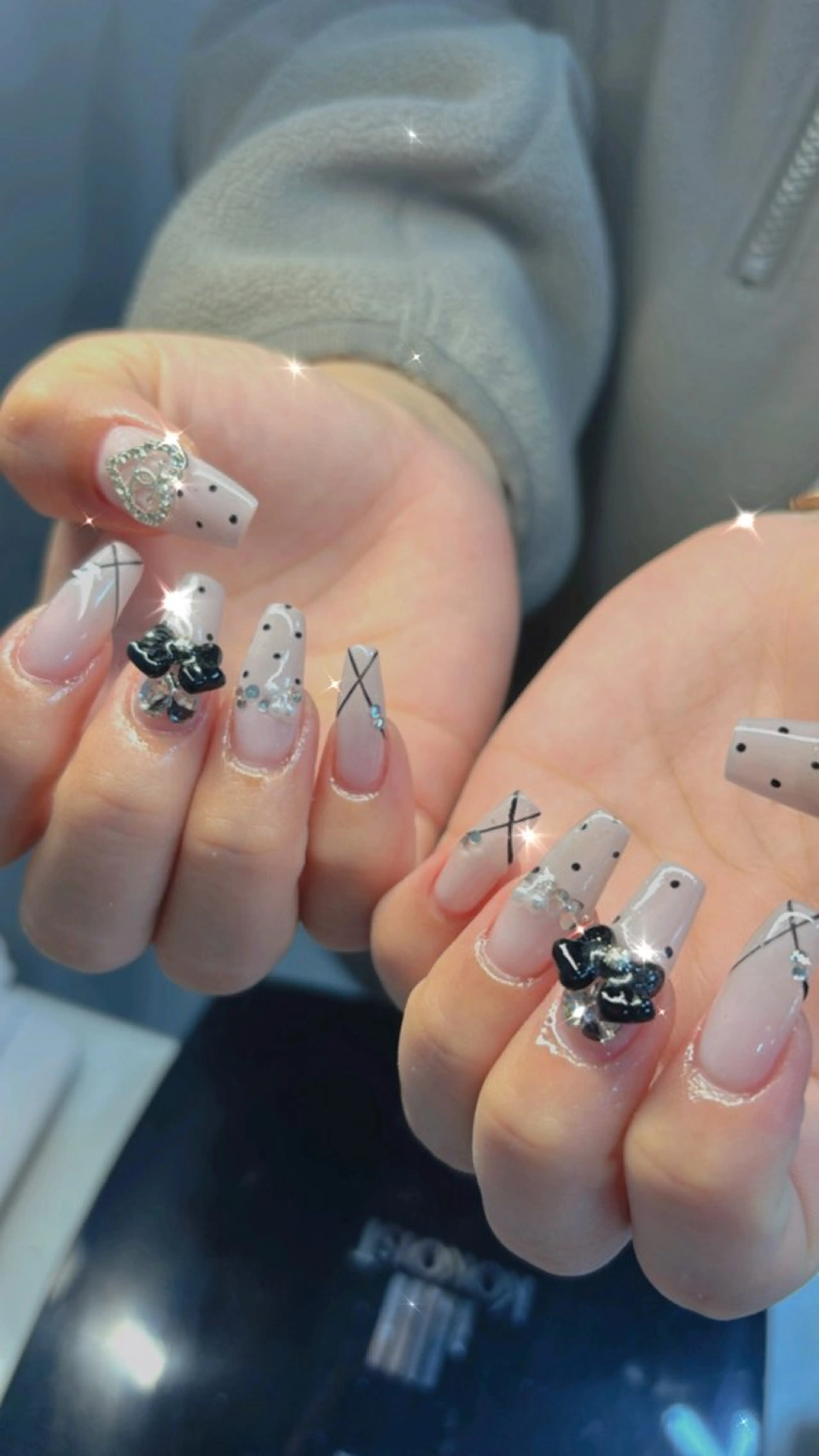 ネイル ドット ホワイト ハンドネイル wooone所属・wooone nail.rieのネイルデザイン