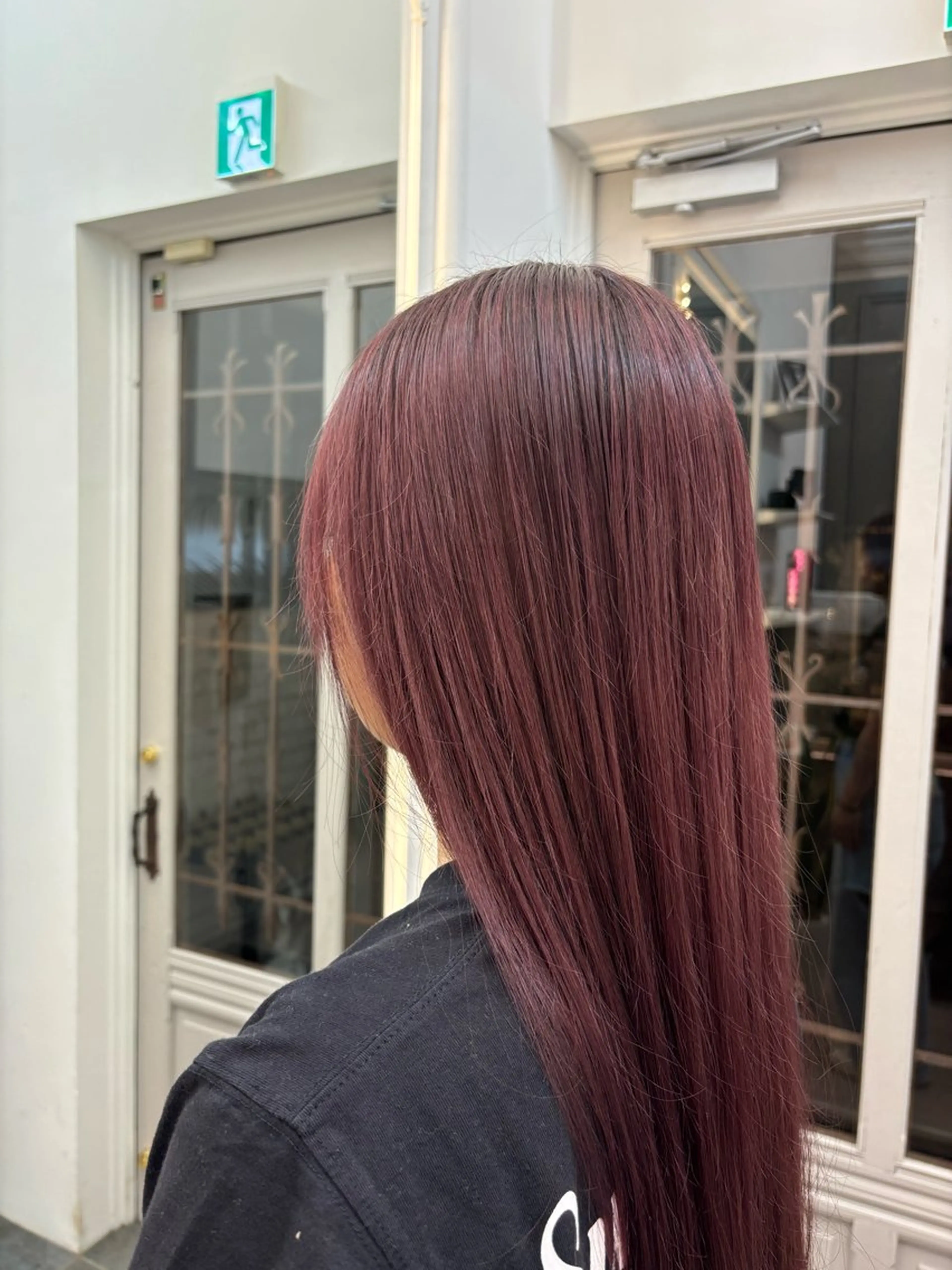 ロング YUUKI/艶カラー レイヤーカットのヘアスタイル