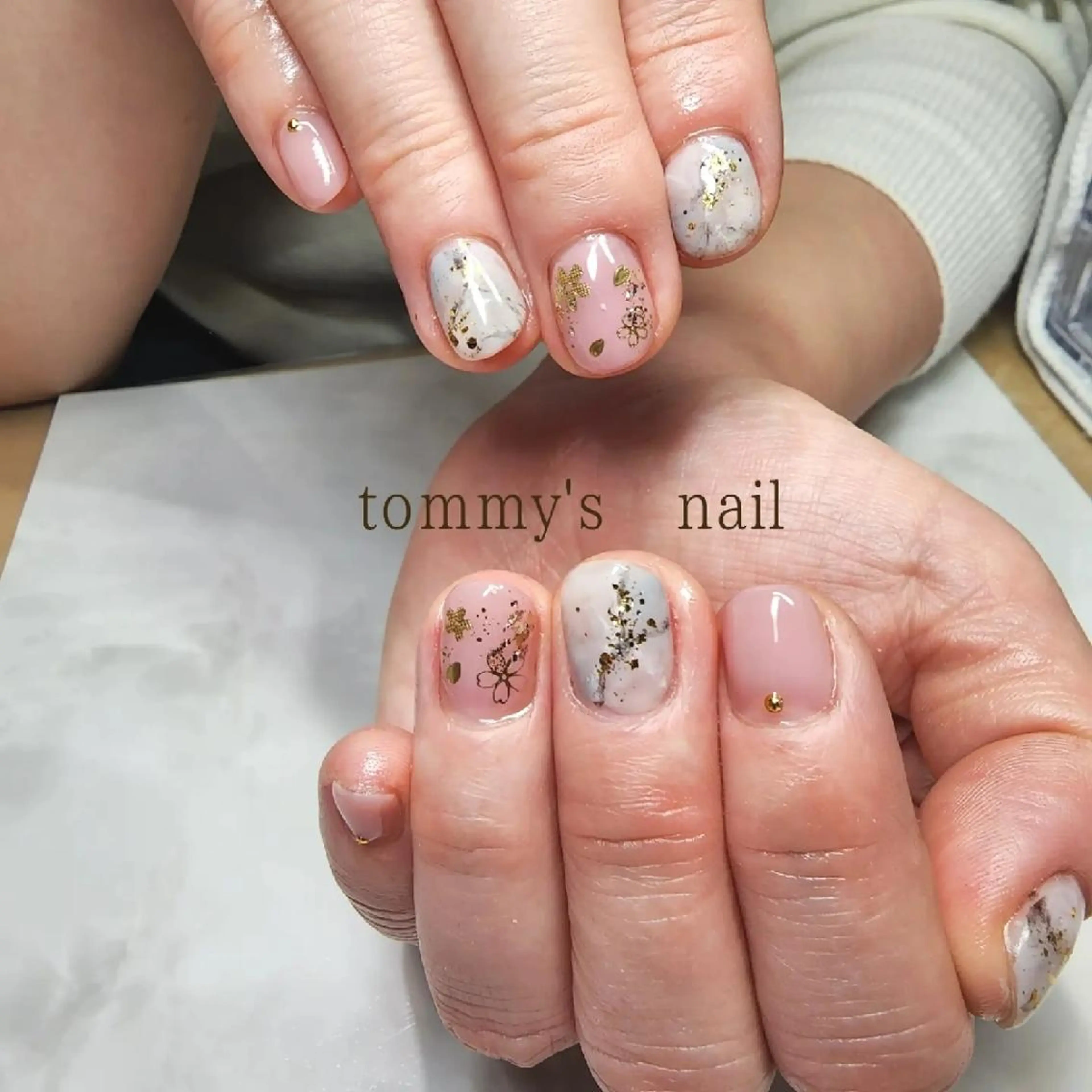 ネイル アートネイル フットネイル ジェルネイル ミラーネイル ワンカラーネイル ハンドネイル tommy's nail所属・福岡/若よもぎ蒸し 全身美容が叶うサロンのネイルデザイン