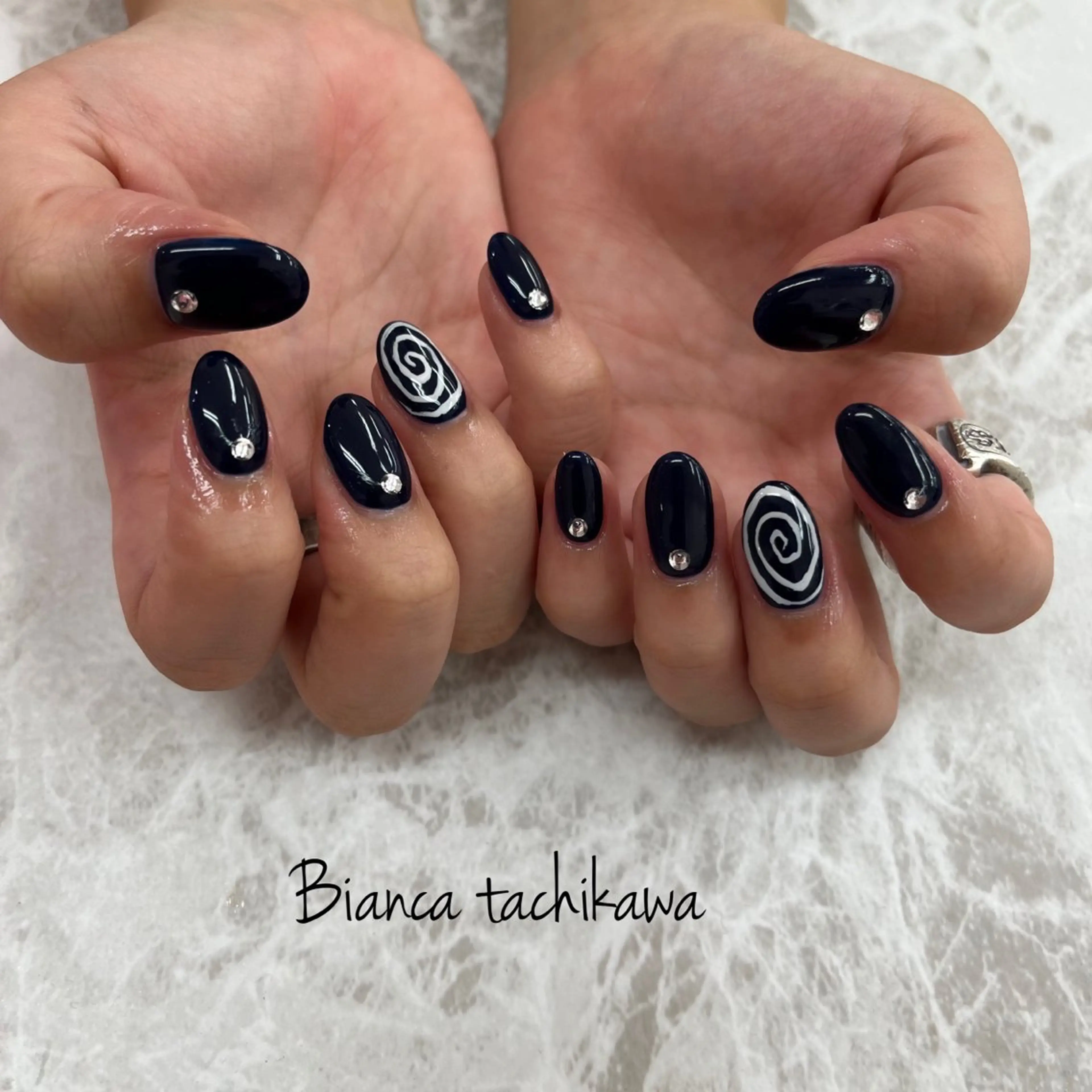 ネイル ストーンネイル ハンドネイル Bianca☁国分寺 🤍店長/黒木愛美のネイルデザイン