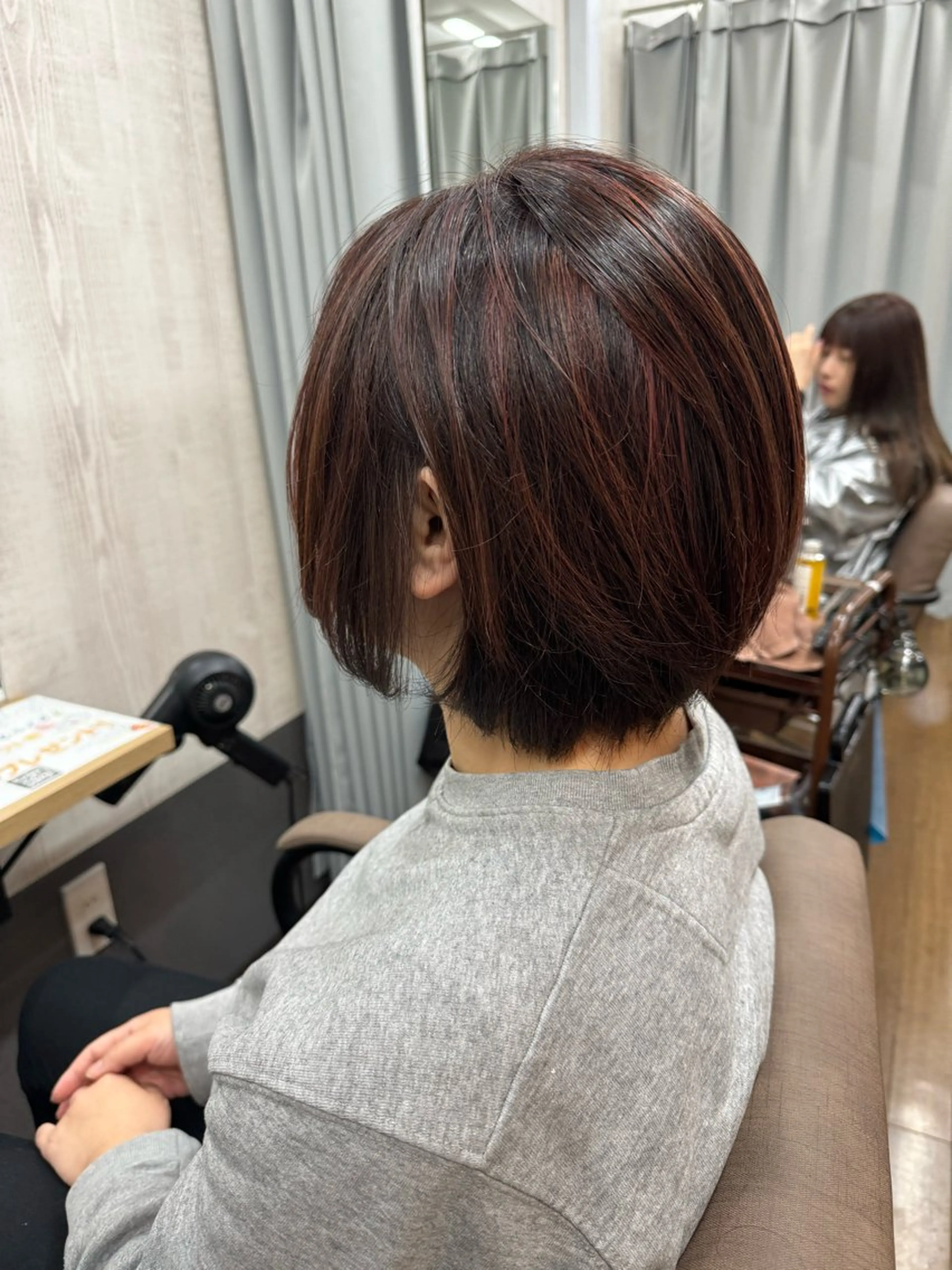 ミディアム ピンクブラウン ハイライト カット ヘアカラー TELA HAIR 稲毛店　千尋のヘアスタイル
