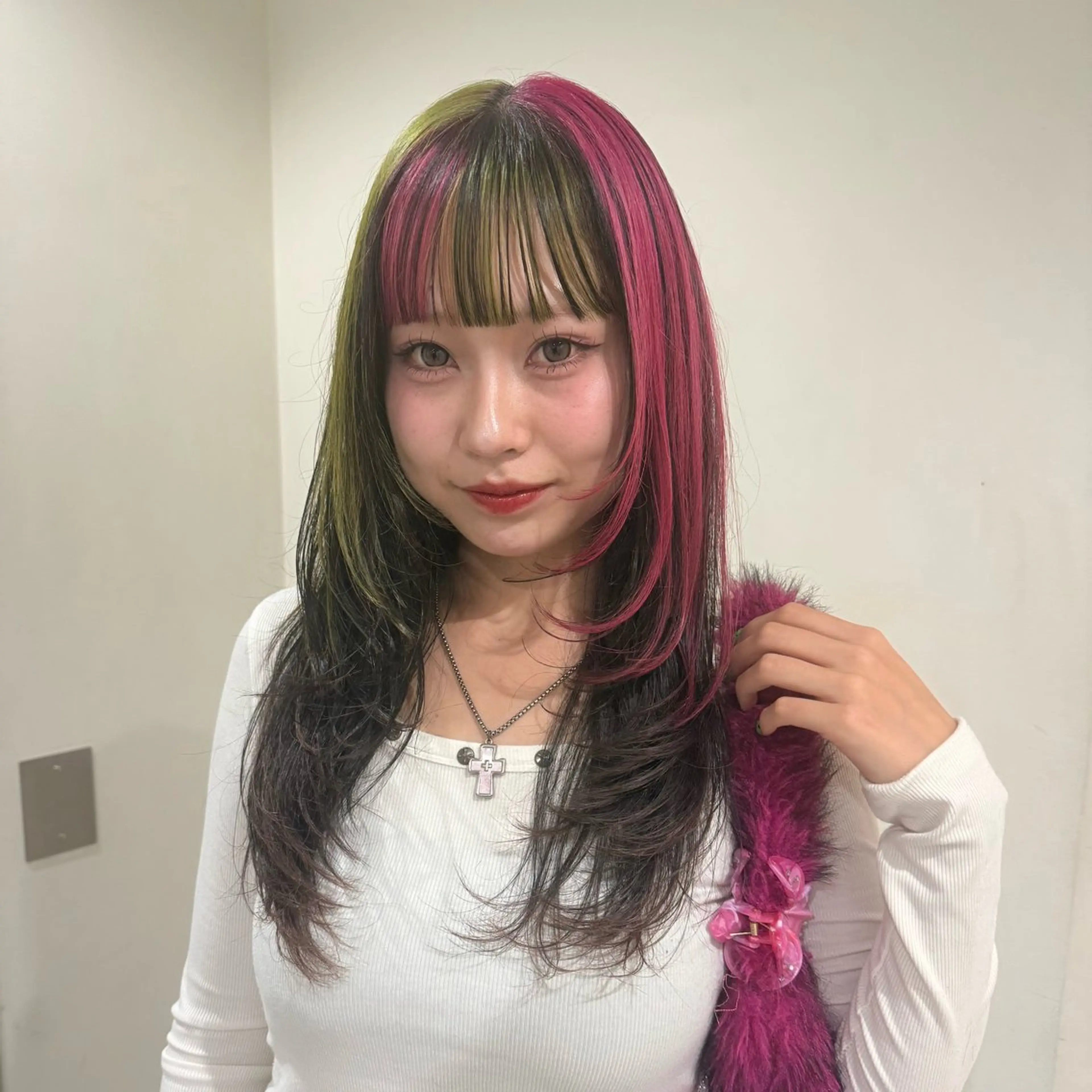 ロング カラー デザインカラー レイヤーカット カット ヘアカラー トリートメント 新宿ケアブリーチ 稲垣颯太のヘアスタイル