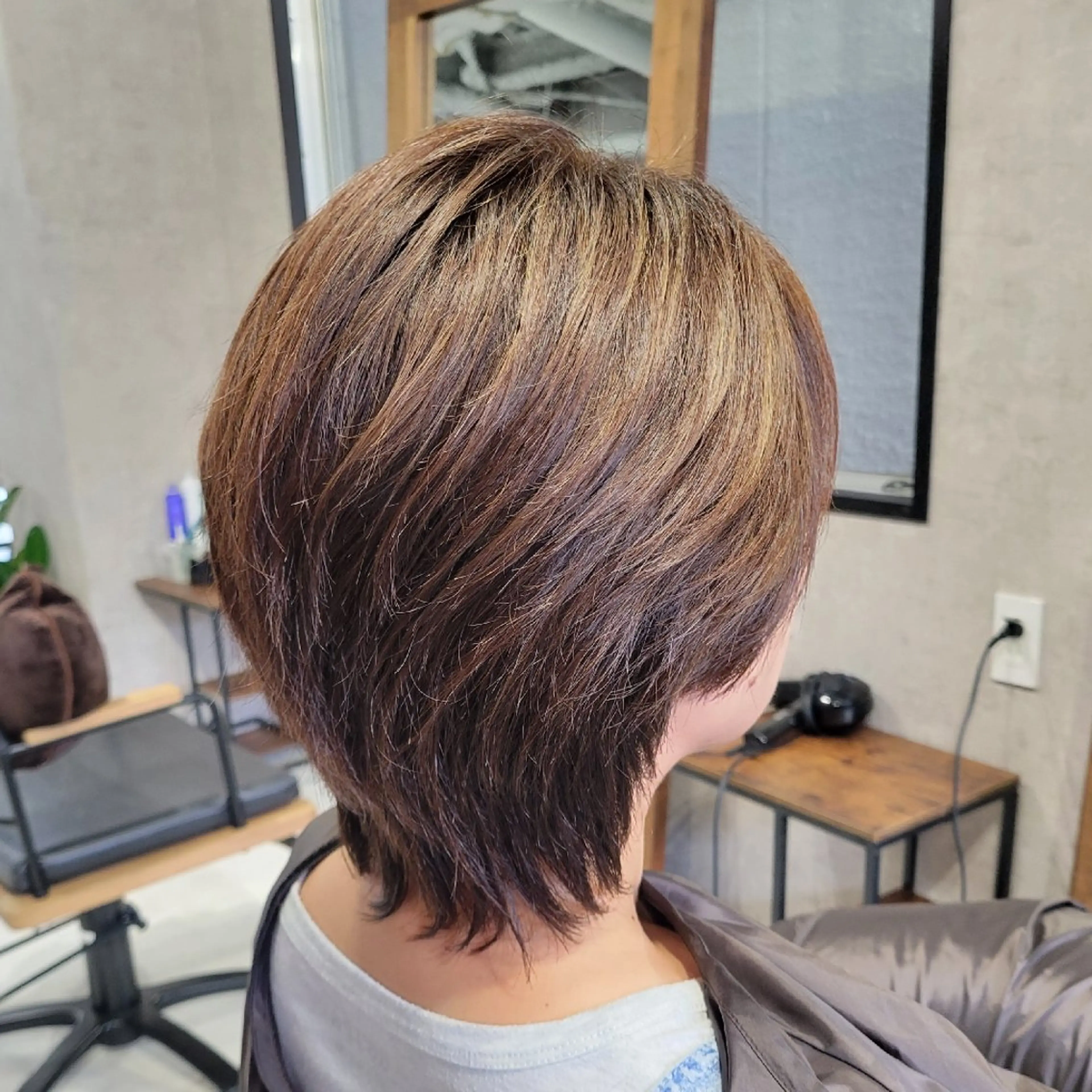 ショート カラー くびれヘア 髪質改善 ショートヘア カット THREE所属・大辻健太(オオツジ ケンタ)/髪質改善のヘアスタイル