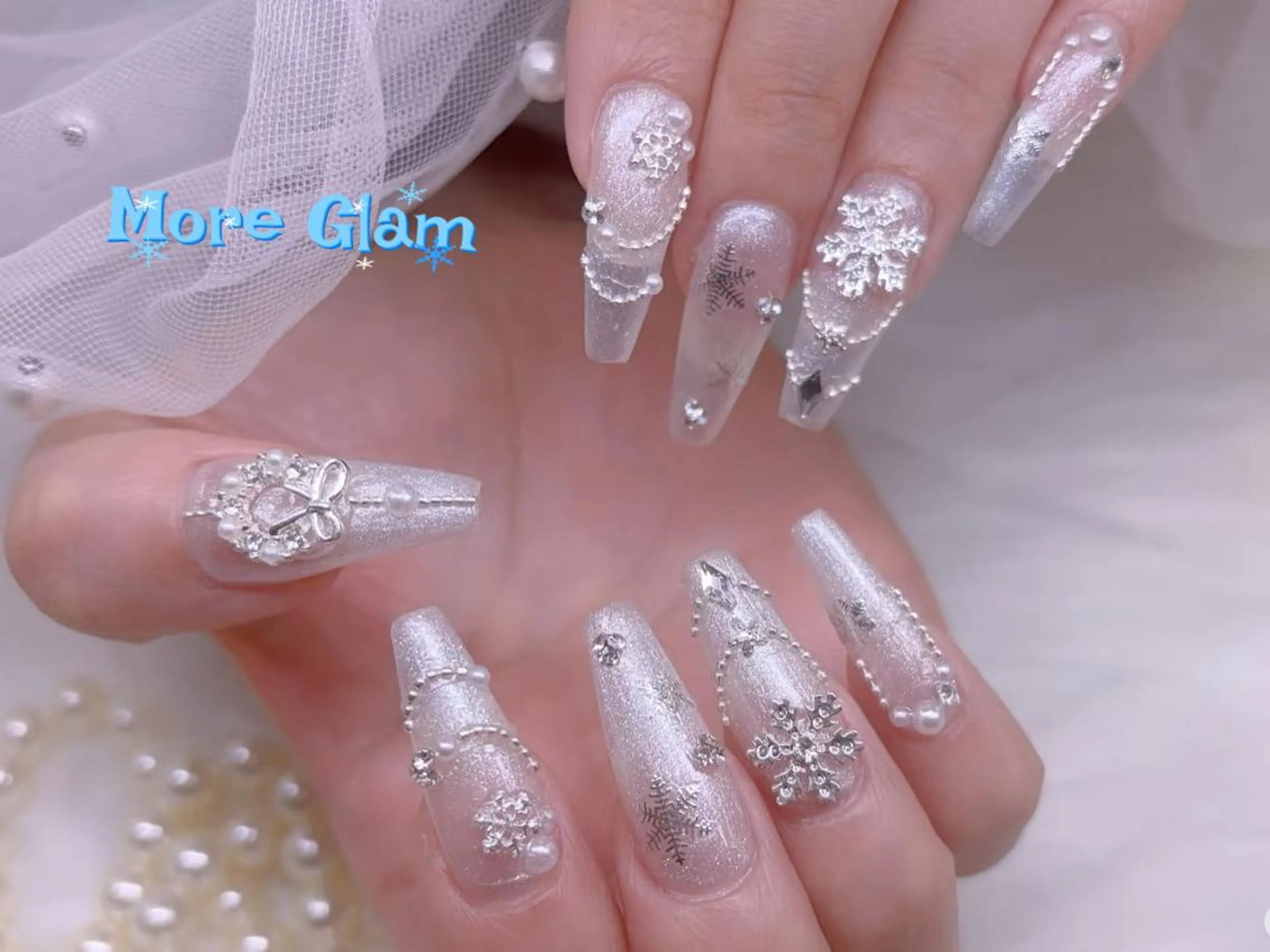 ネイル 長さ出し フットネイル フレンチネイル ジェルネイル ガラスフレンチ MoreGlam ネイルのネイルデザイン