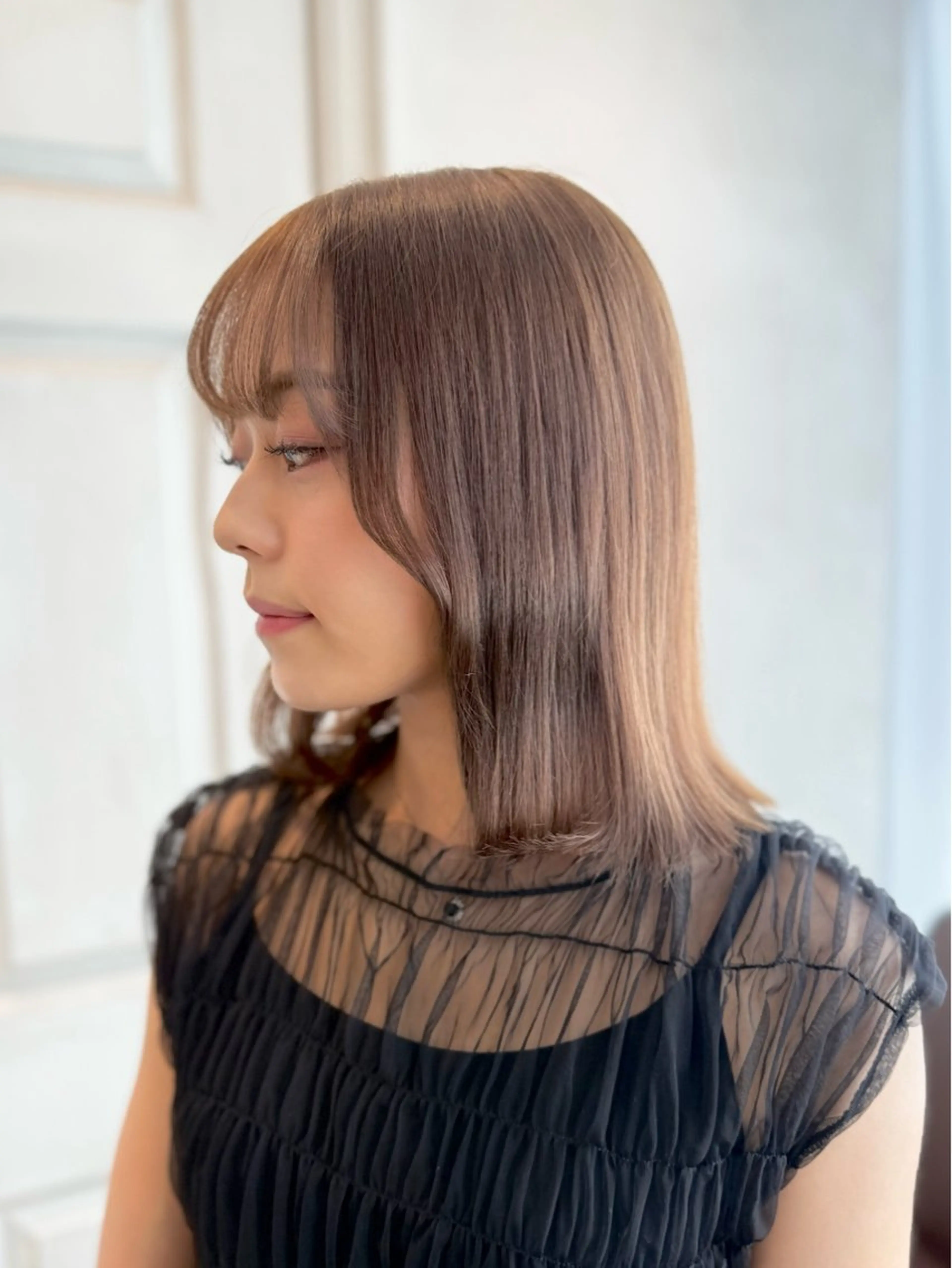 ミディアム ラベンダーベージュ カット ヘアカラー 🫧サカモト レナ🫧のヘアスタイル
