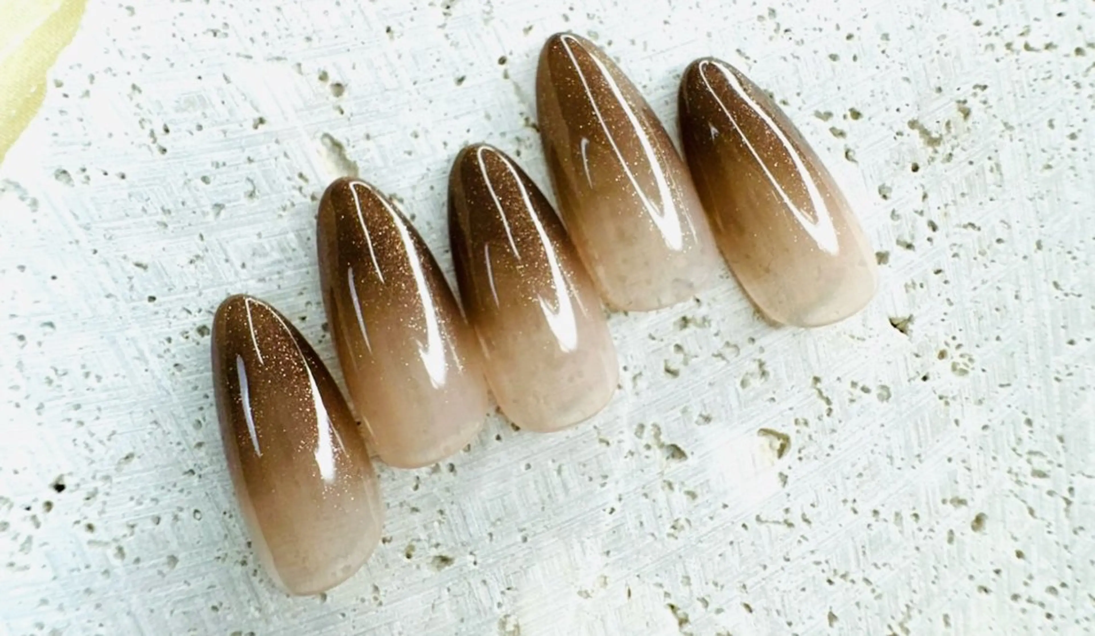 ネイル グラデーション SALON paljon Hair&Nail所属・ヘア＆ネイル＆アイ サロンパルヨンのマツエク・マツパデザイン