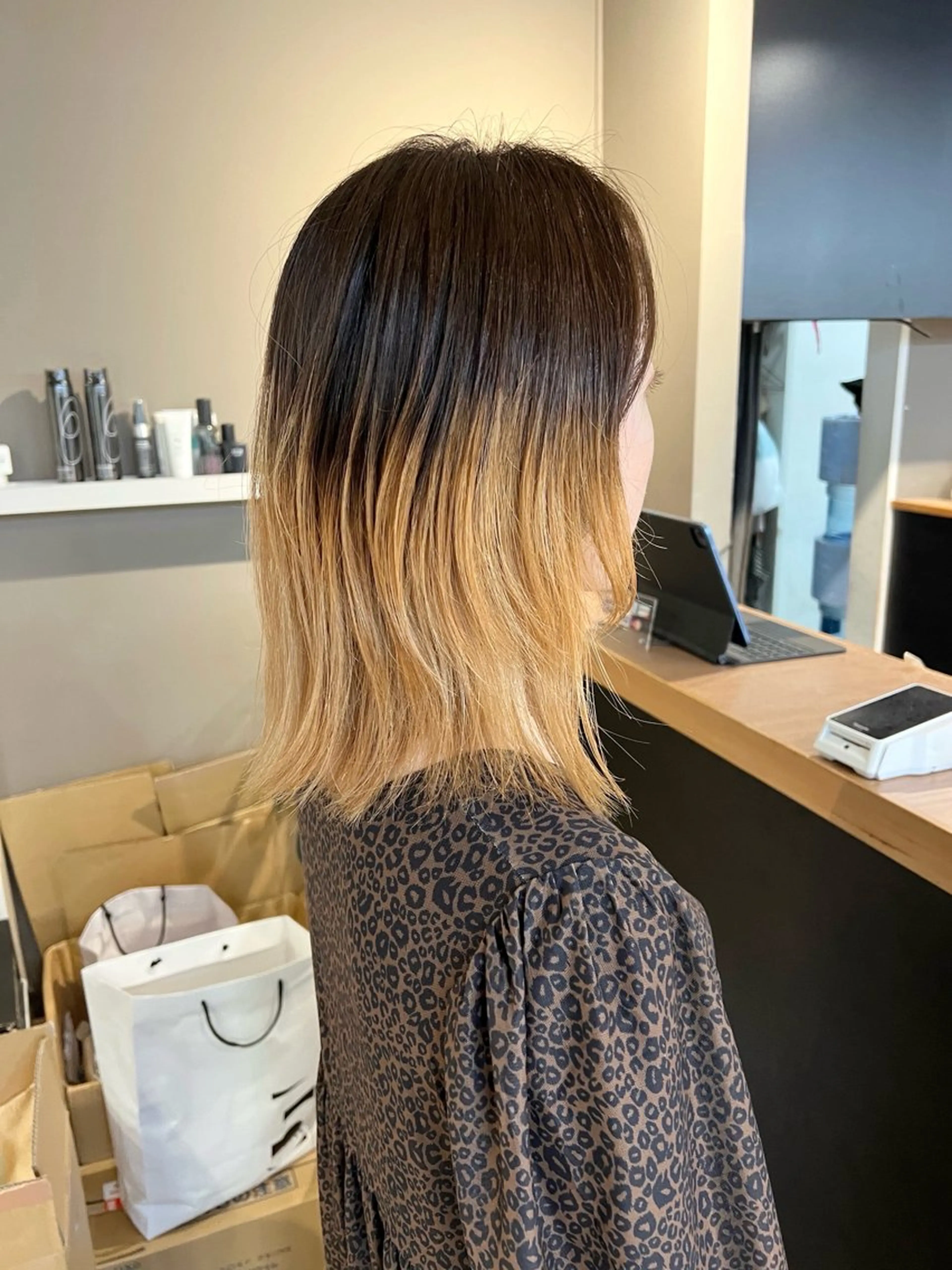 ミディアム カラー ベージュカラー ブリーチ グラデーションカラー daiki 原宿のヘアスタイル