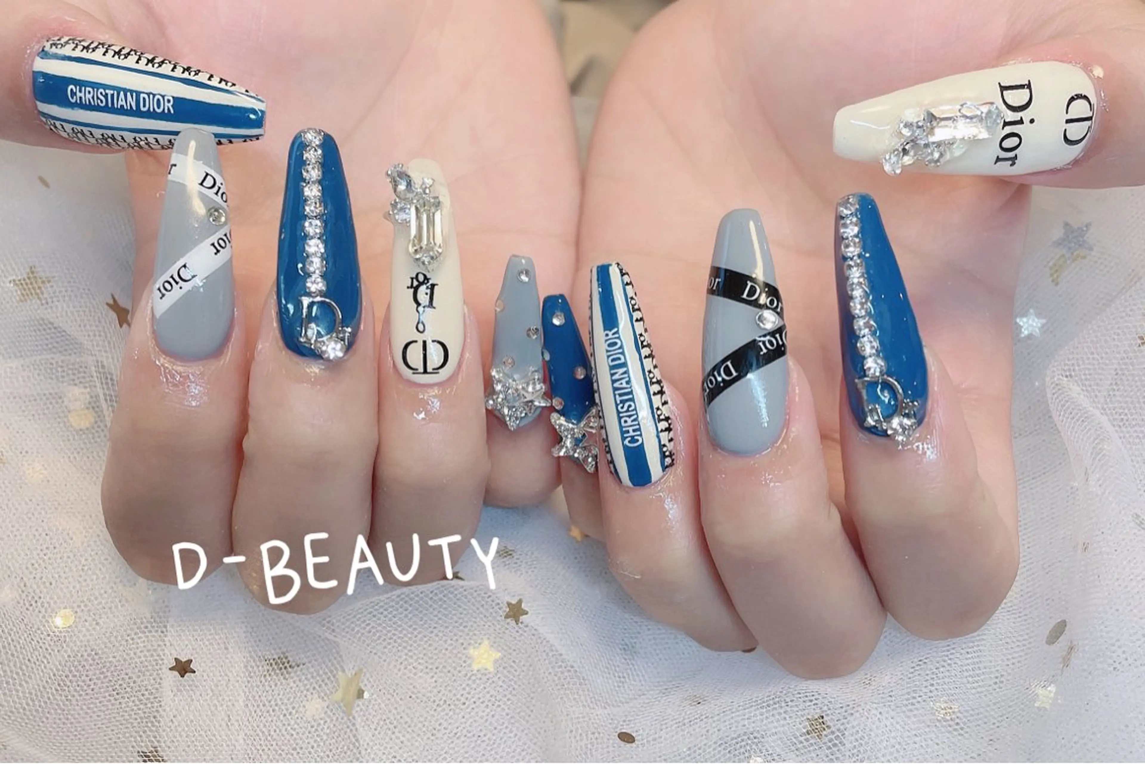 🉐ミニも限定🎀【チップスカルプ】シンプル持ち込みデザイン（時間内6本デザイン+パーツ）の写真