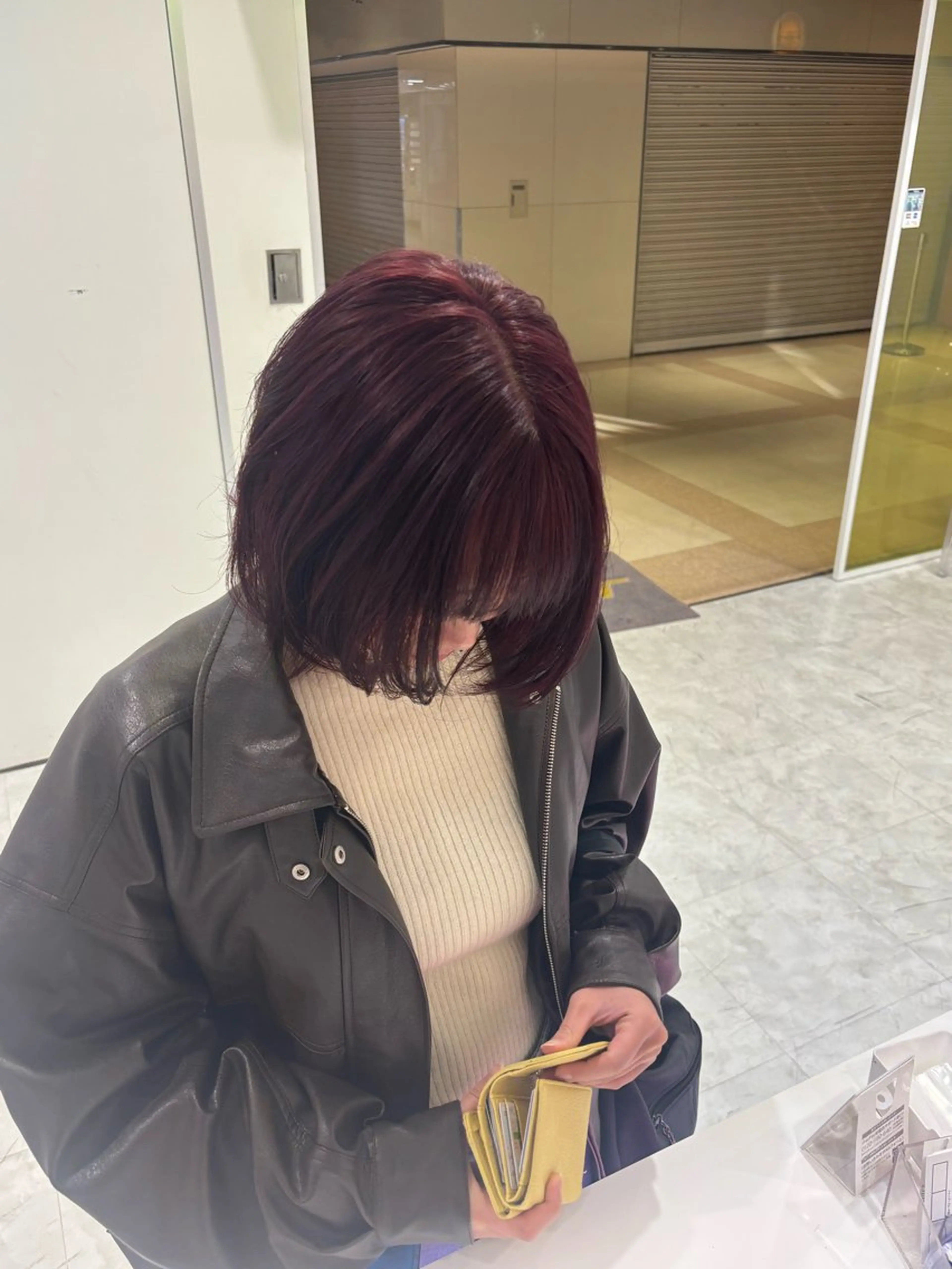 ショート カラー レッドカラー ヘアカラー 大人っぽベージュ🤍 当日予約◎ヒロトのヘアスタイル