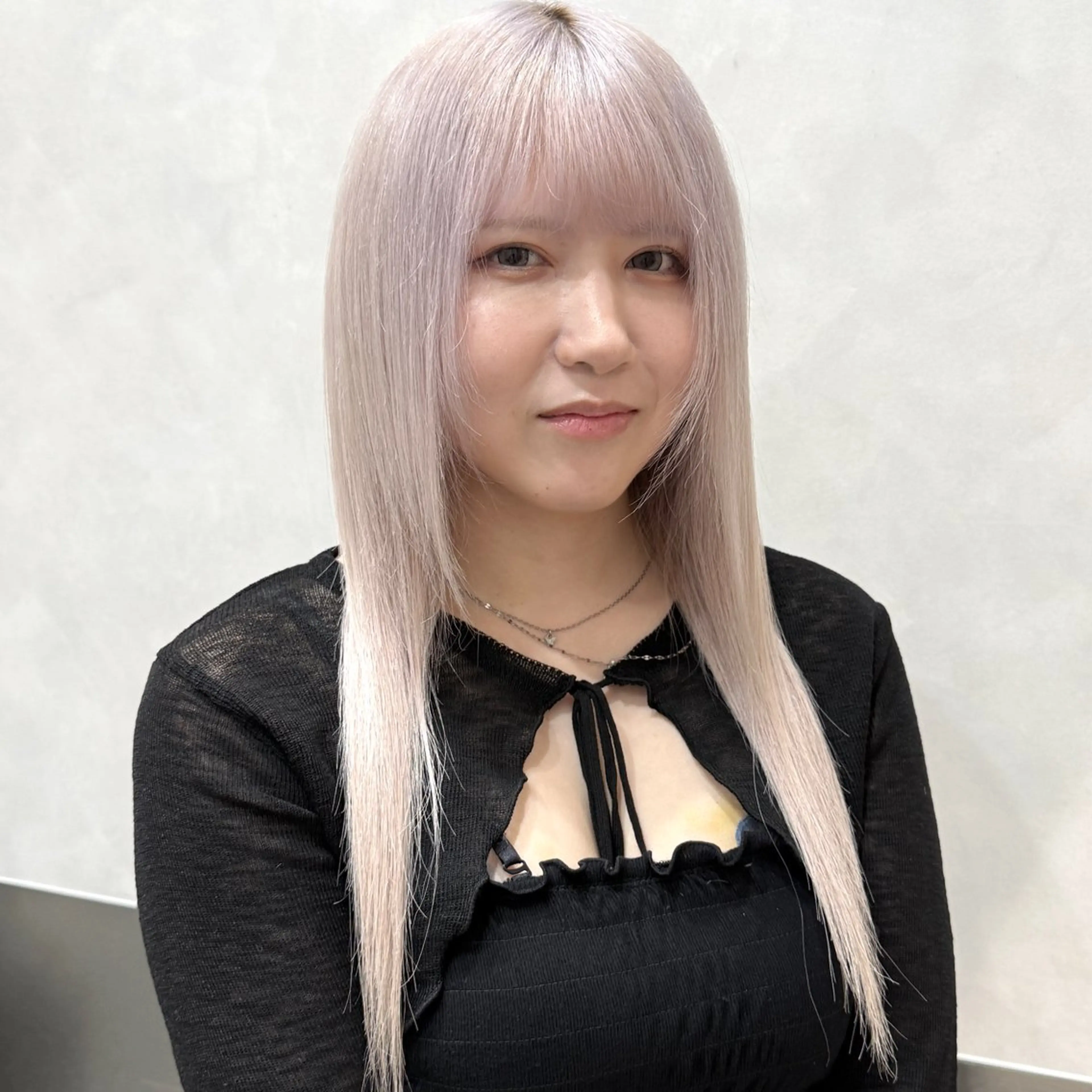 ミディアム ヘアカラー トリートメント 🔥複雑履歴ブリーチ の天才たってぃー🔥のヘアスタイル