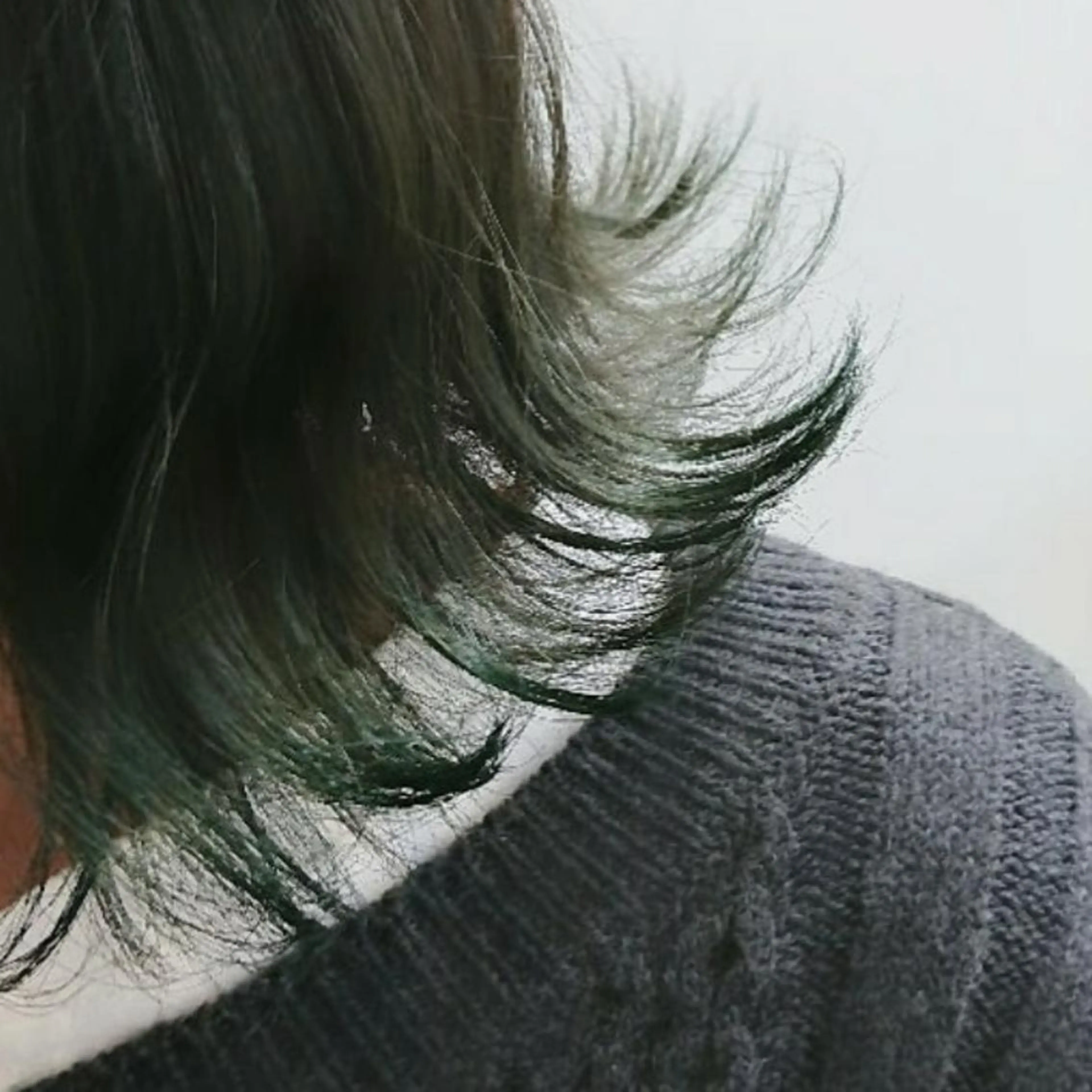 ミディアム カラー パーマ ヘアアレンジ アッシュ ブリーチ ブルーカラー ブルーアッシュ デザインカラー カット ヘアカラー トリートメント かわい ゆうな 髪質改善/縮毛矯正のヘアスタイル