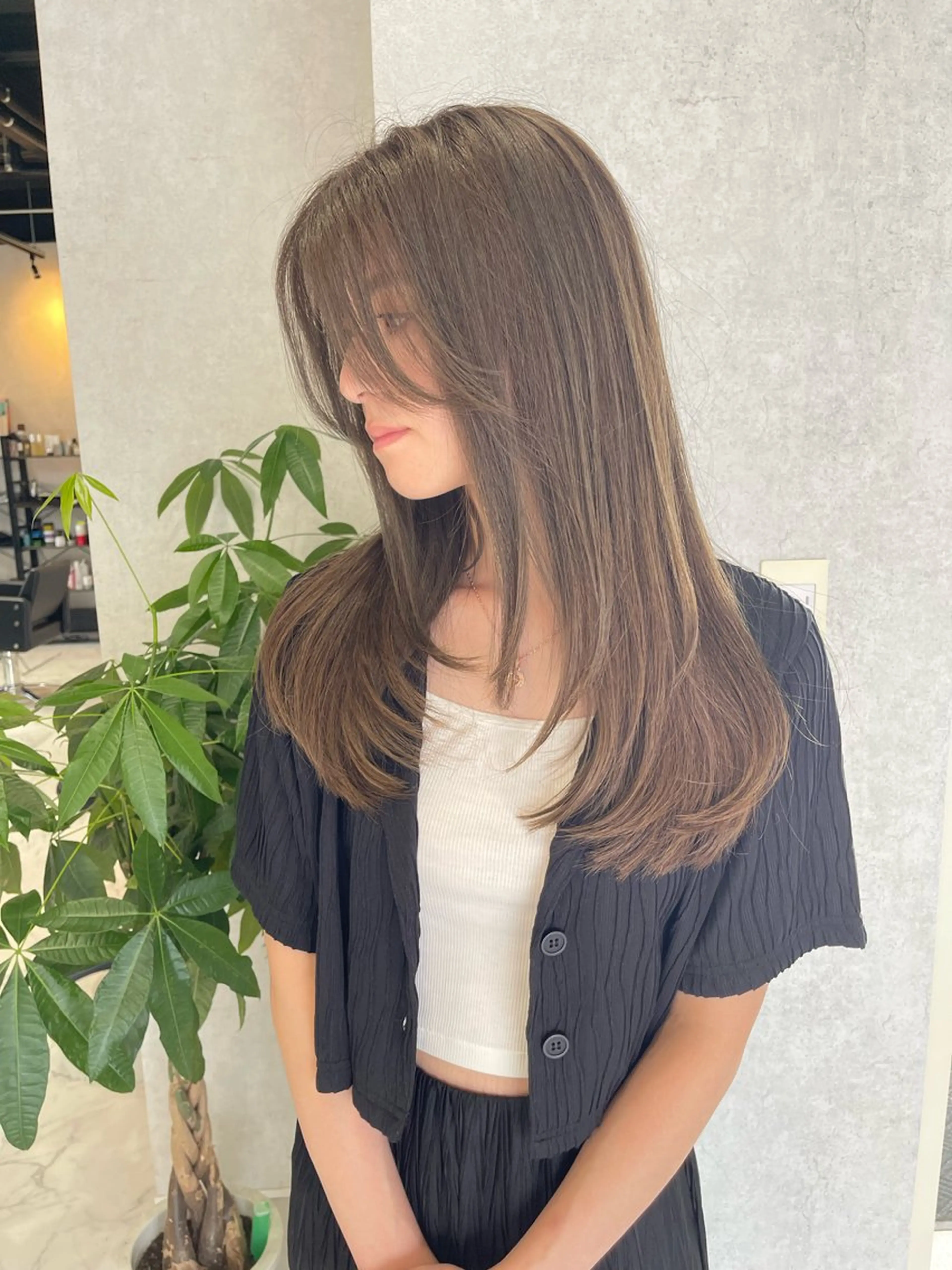 ミディアム カラー ヘアアレンジ バレイヤージュ デザインカラー ハイライトカラー 外国人風カラー ハイライト アンドウ ユウ/ レイヤーカット/韓国のヘアスタイル