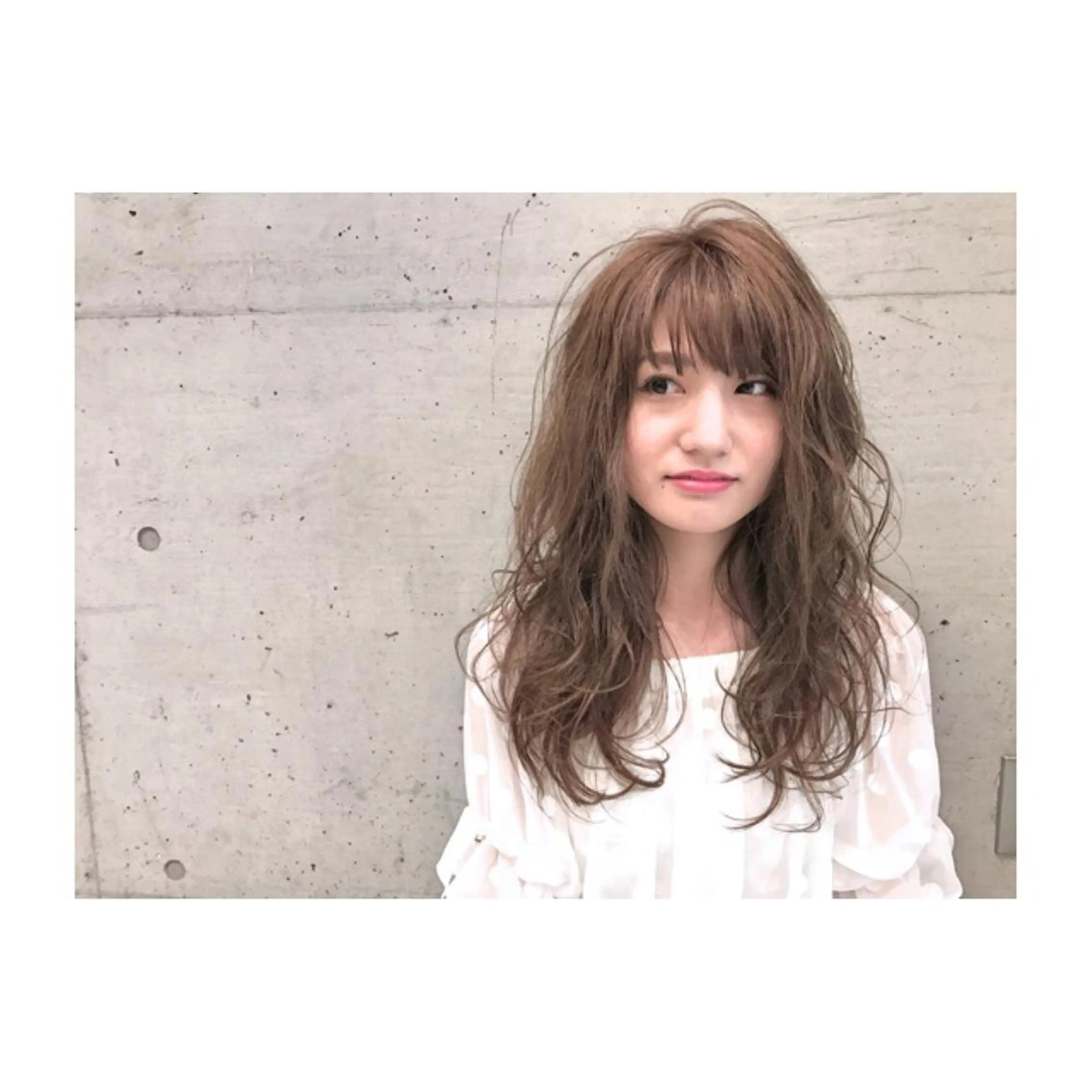 ロング カラー グレージュ ハイライトカラー ハイライト 大栗 佑也  髪質改善のヘアスタイル