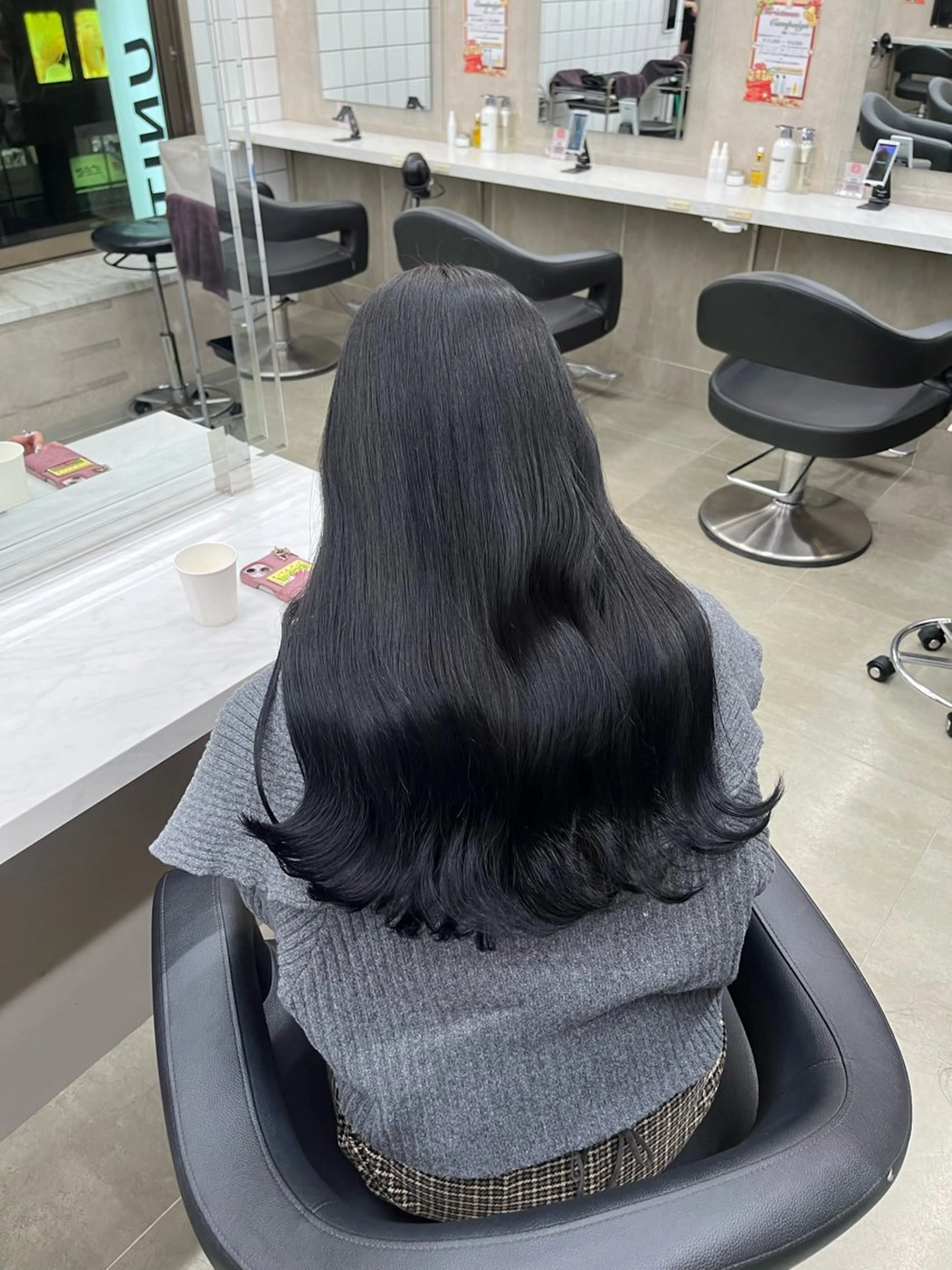 セミロング ヘアカラー トリートメント ヘッドスパ ヘアセット 寒色＆ブリーチ特化 寒色MiOのヘアスタイル