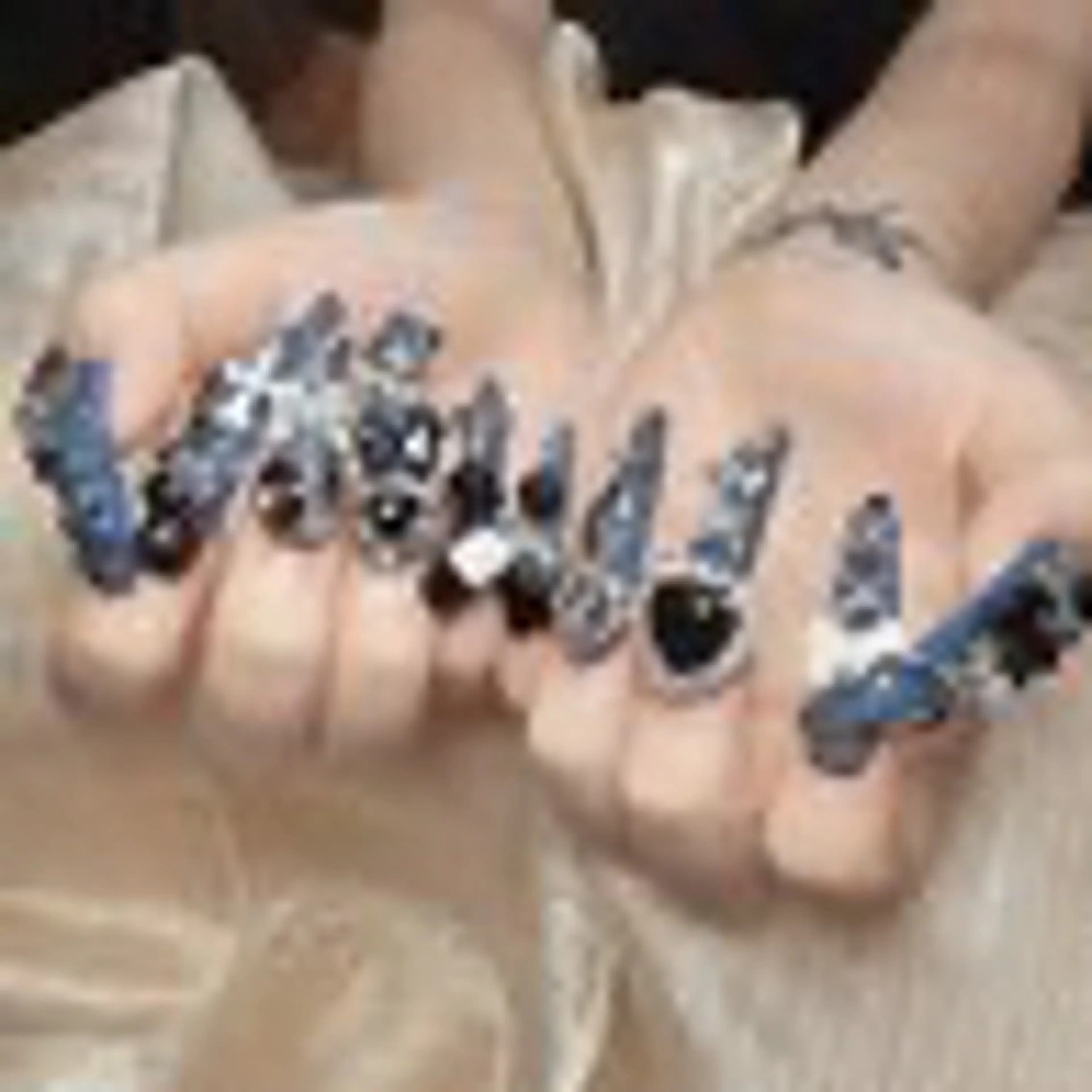 ネイル ハンドネイル S nail salon所属・Vi Viネイル サロンのマツエク・マツパデザイン