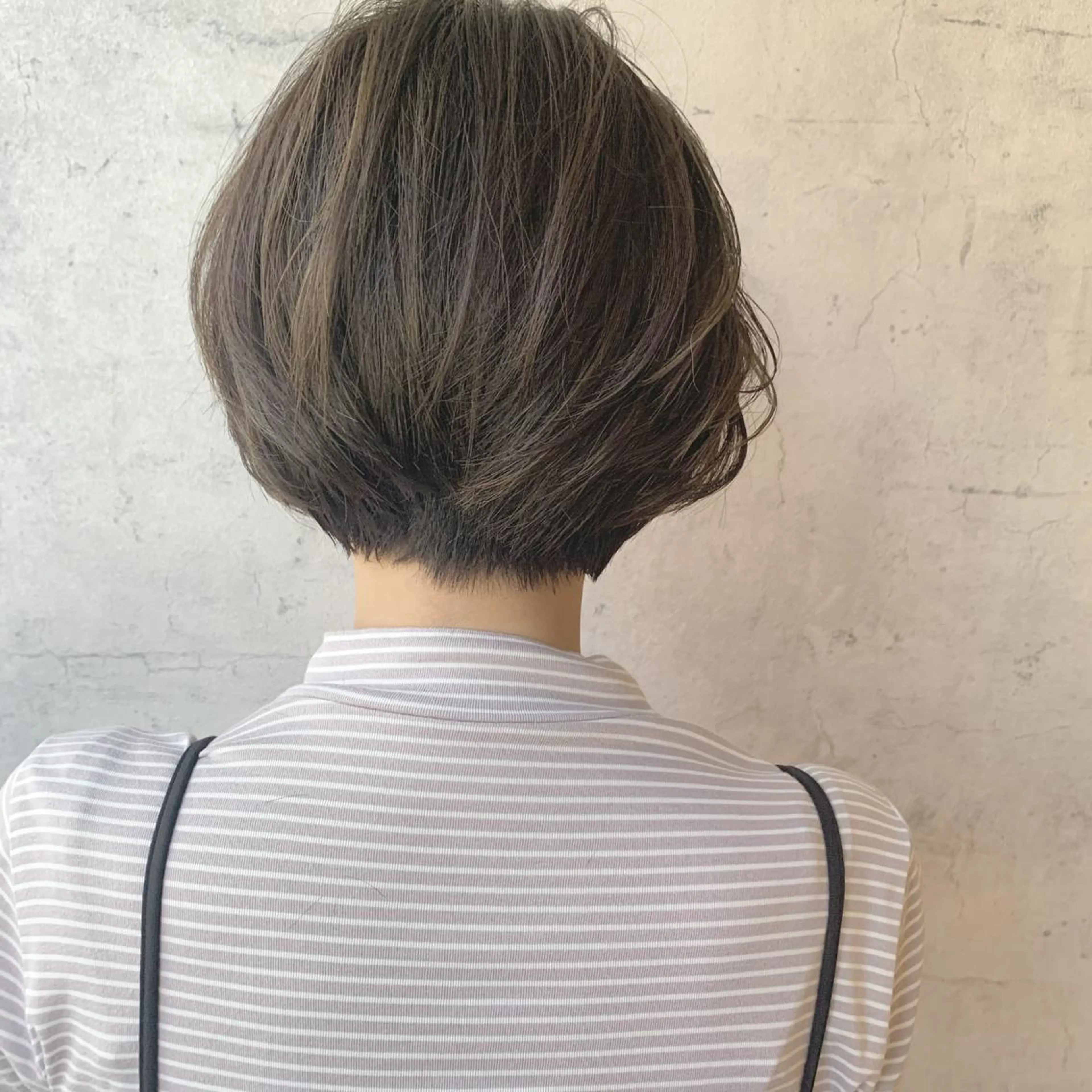 ショート カラー 透明感カラー ハイライトカラー ハイライト toiro by lien hair atelier所属・池田 真由美のヘアスタイル