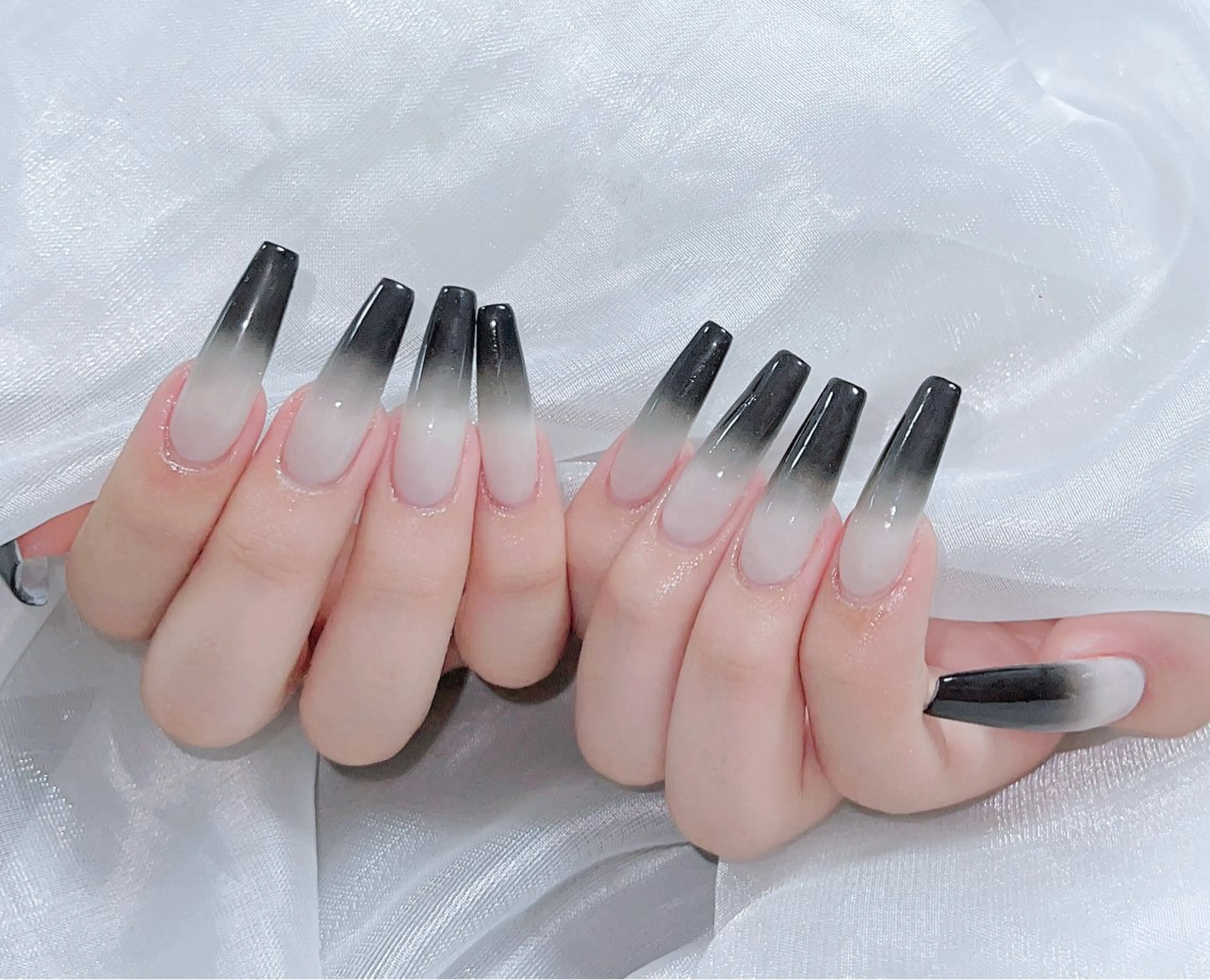 ネイル オーロラネイル クリアネイル フラッシュネイル ジェルネイル グラデーション ハンドネイル LilyLala Nailsalonのネイルデザイン