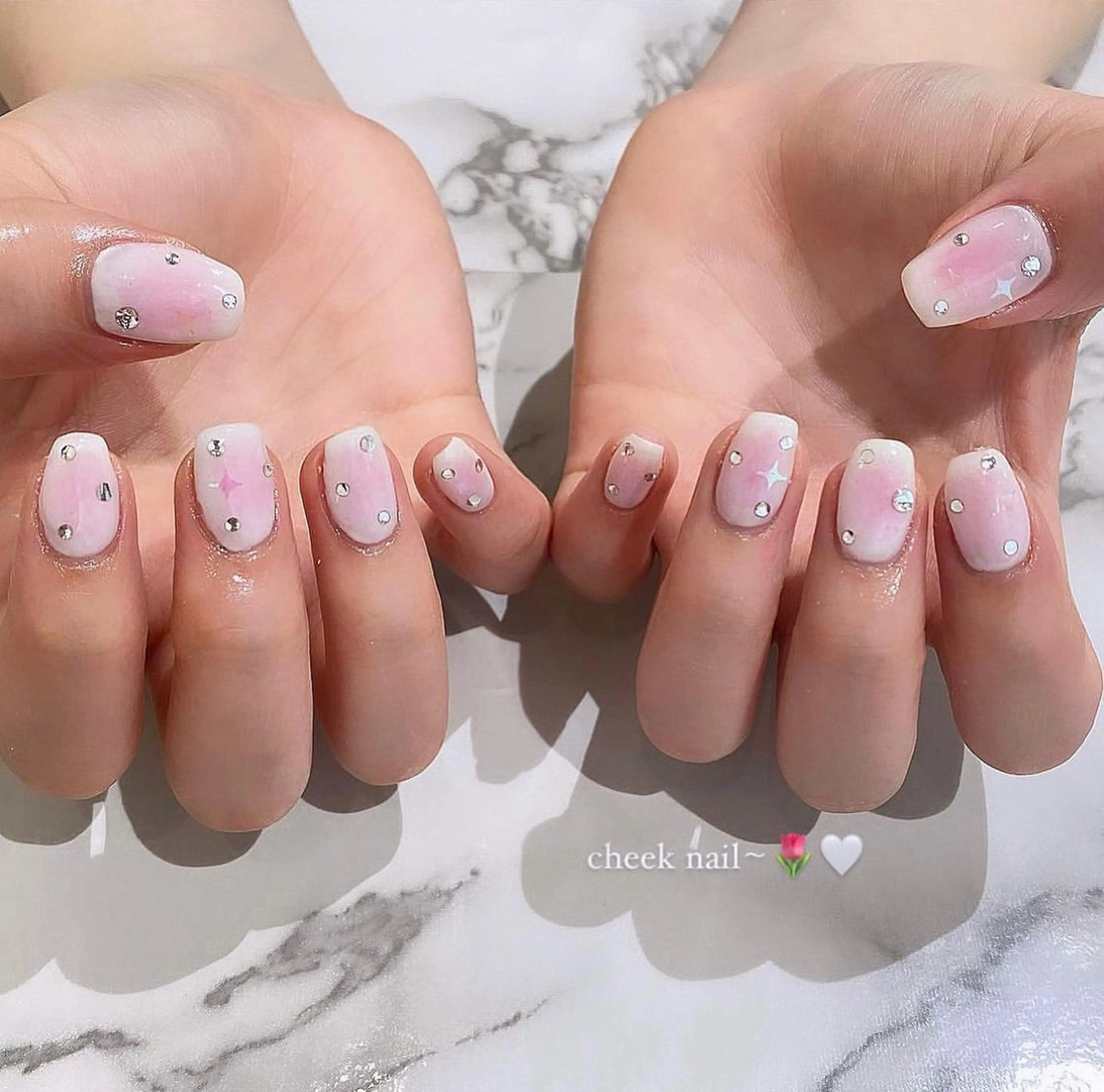 ネイル チークネイル PLATINUM   DOLL【プラチナムドール】所属・ひろこ eyelist🎀のマツエク・マツパデザイン