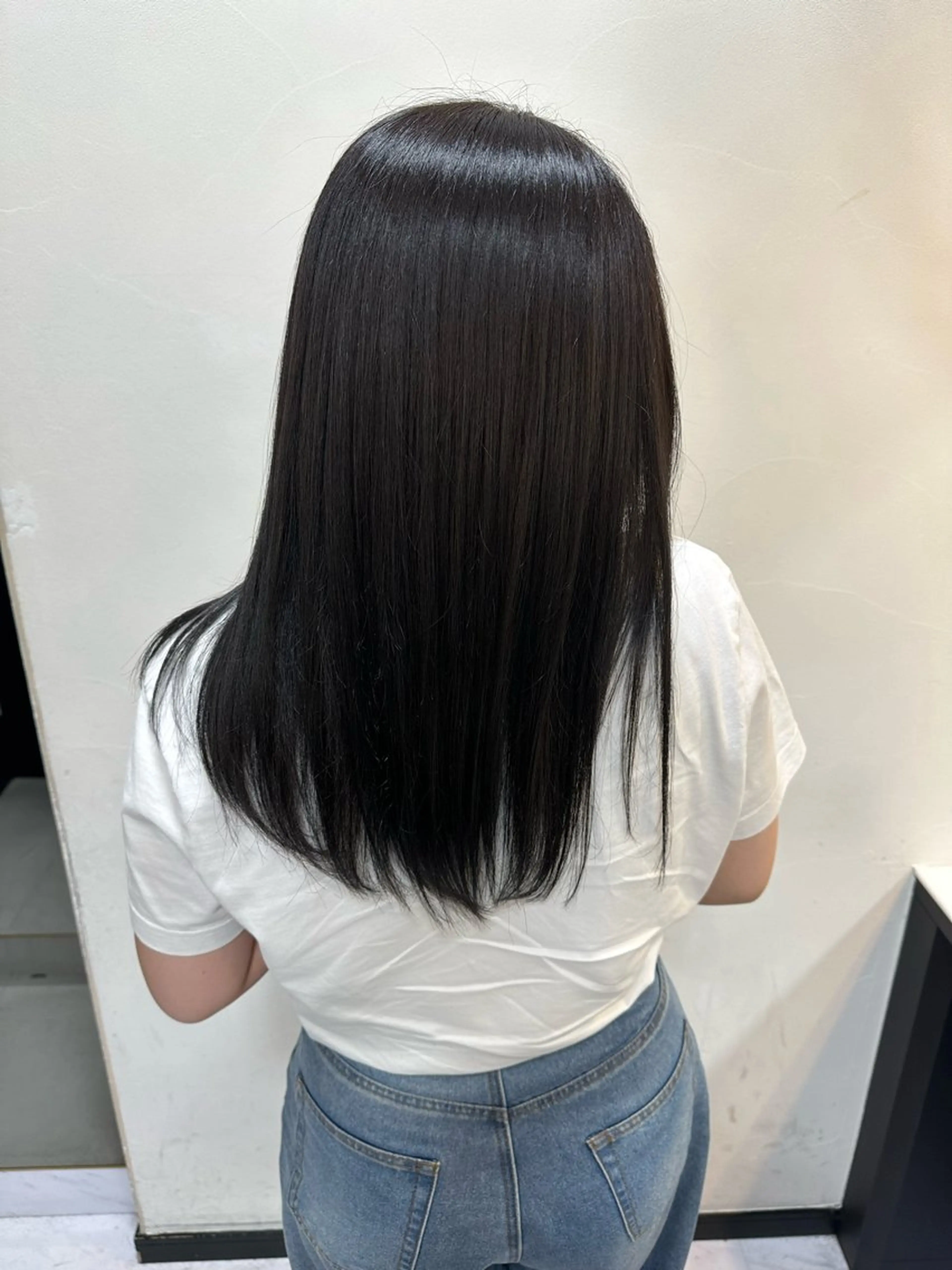 セミロング カラー 透明感カラー 近江 莉佳の眉毛・アイブロウイメージ