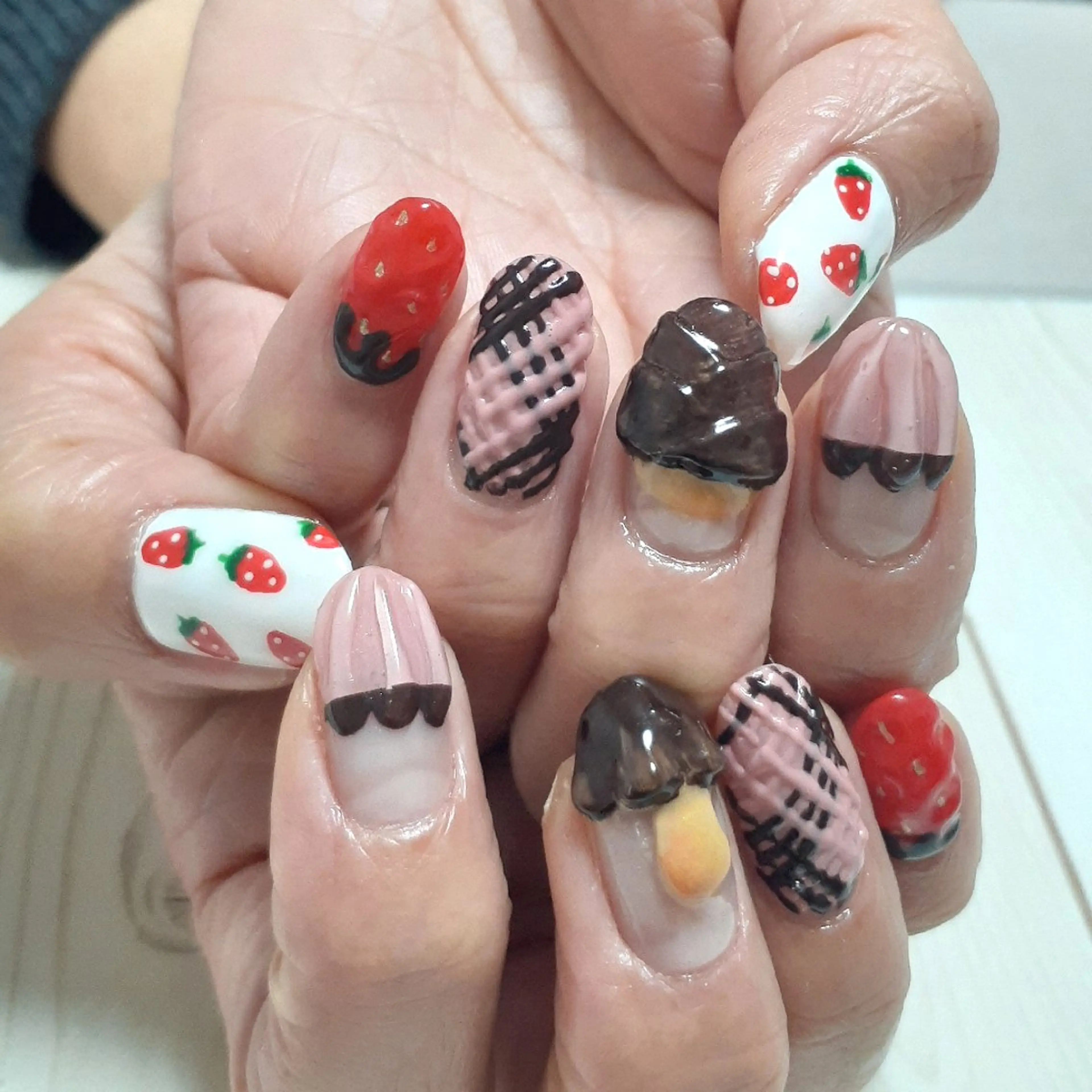 ネイル バレンタイン ハンドネイル 池元 真由美のネイルデザイン