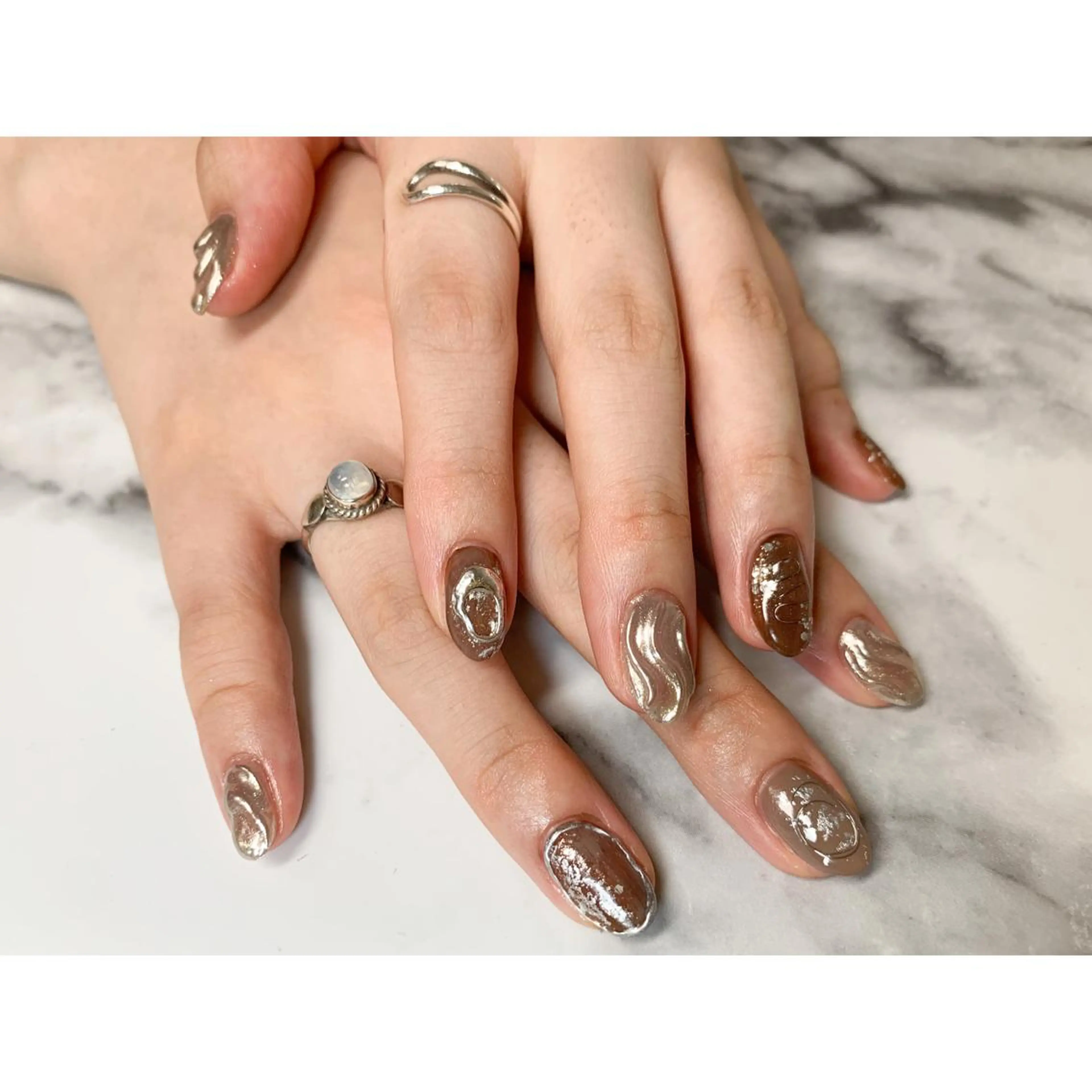 ネイル ミラーネイル nailsalon maluriのネイルデザイン