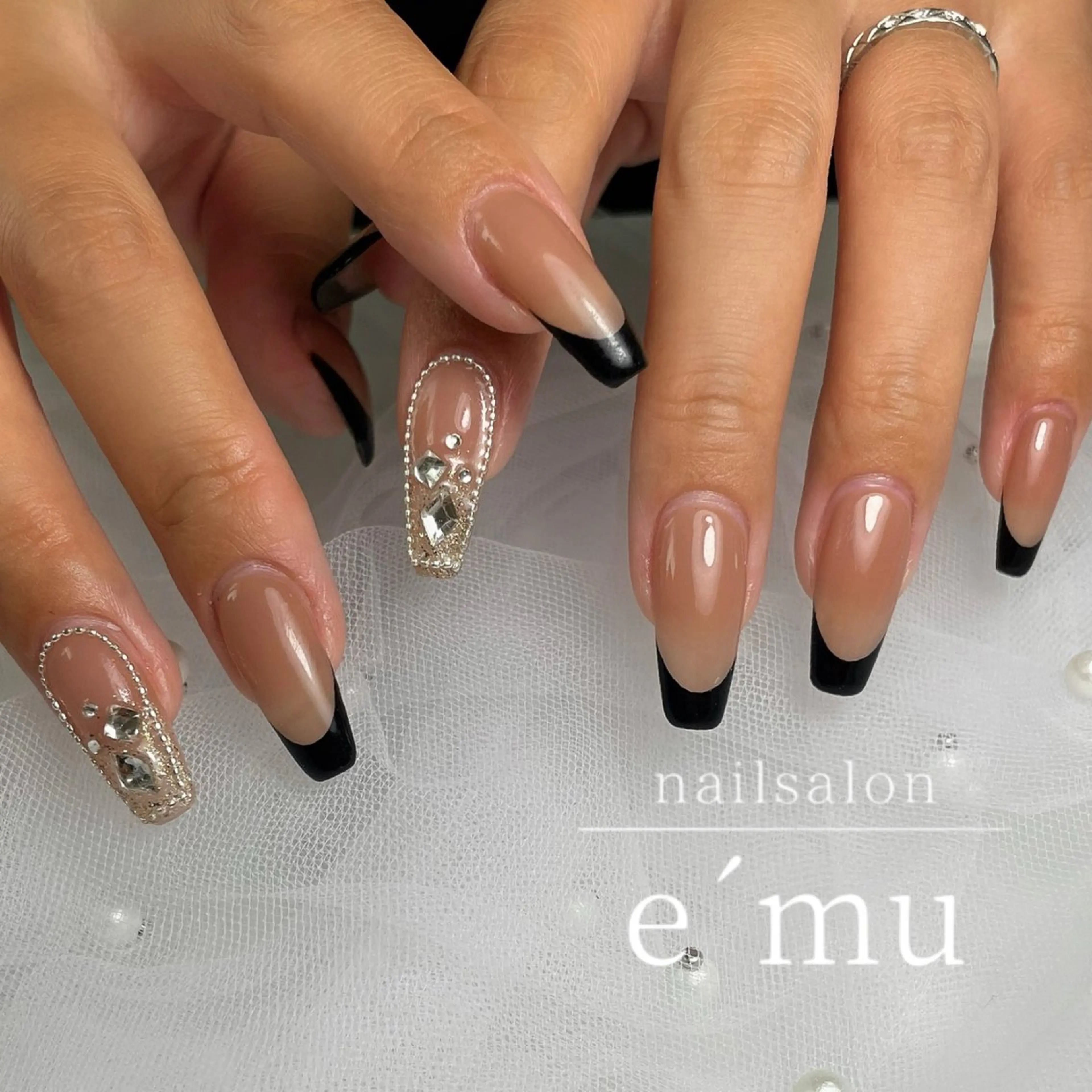 ネイル フレンチネイル ハンドネイル nailsalon e´muのネイルデザイン