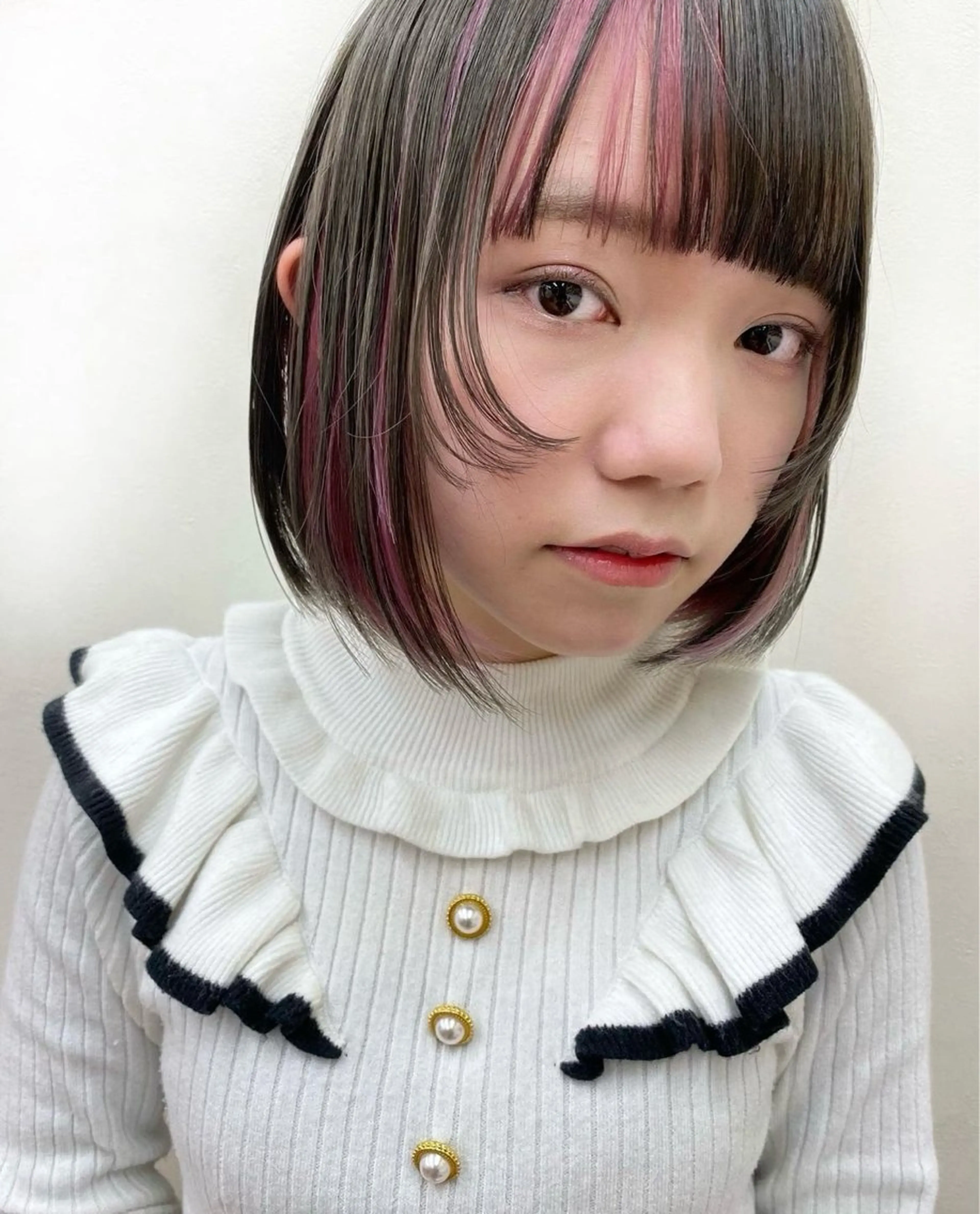 ショート カラー インナーカラー ピンクカラー ボブ ナカジマ ナナのヘアスタイル
