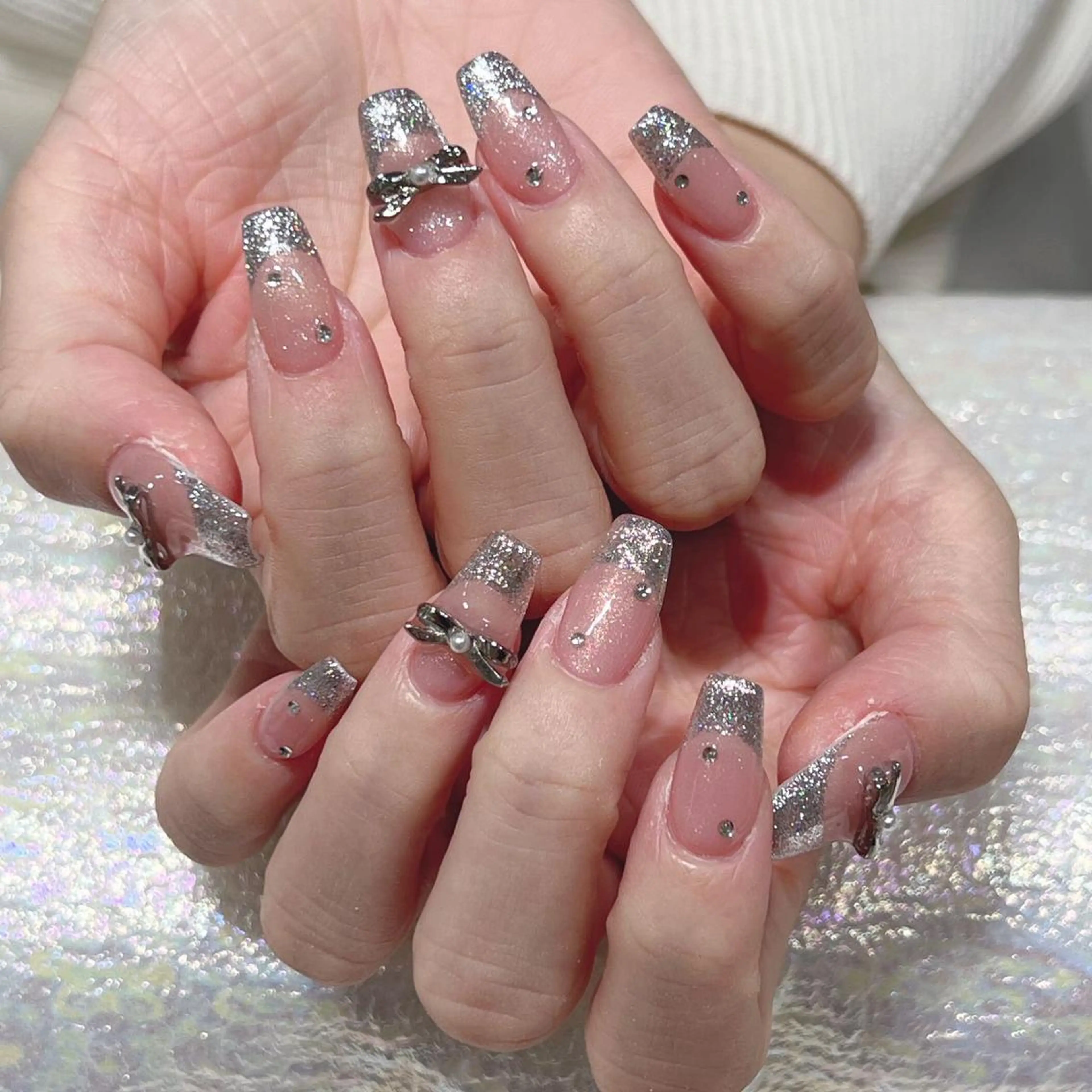 ネイル アートネイル 長さ出し ネイルチップ Queens ciciのネイルデザイン