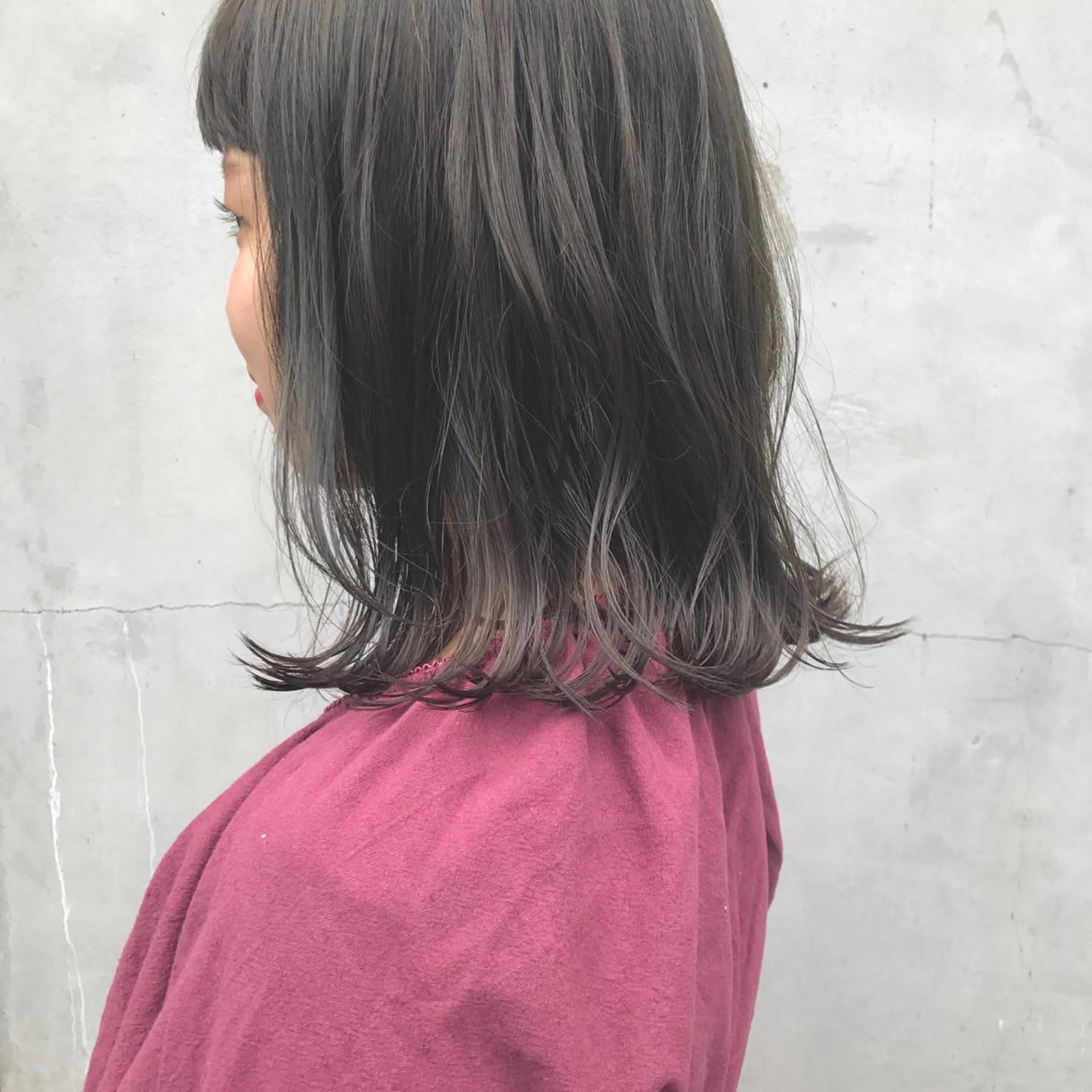 ミディアム カラー ヤスドミ ケイスケのヘアスタイル