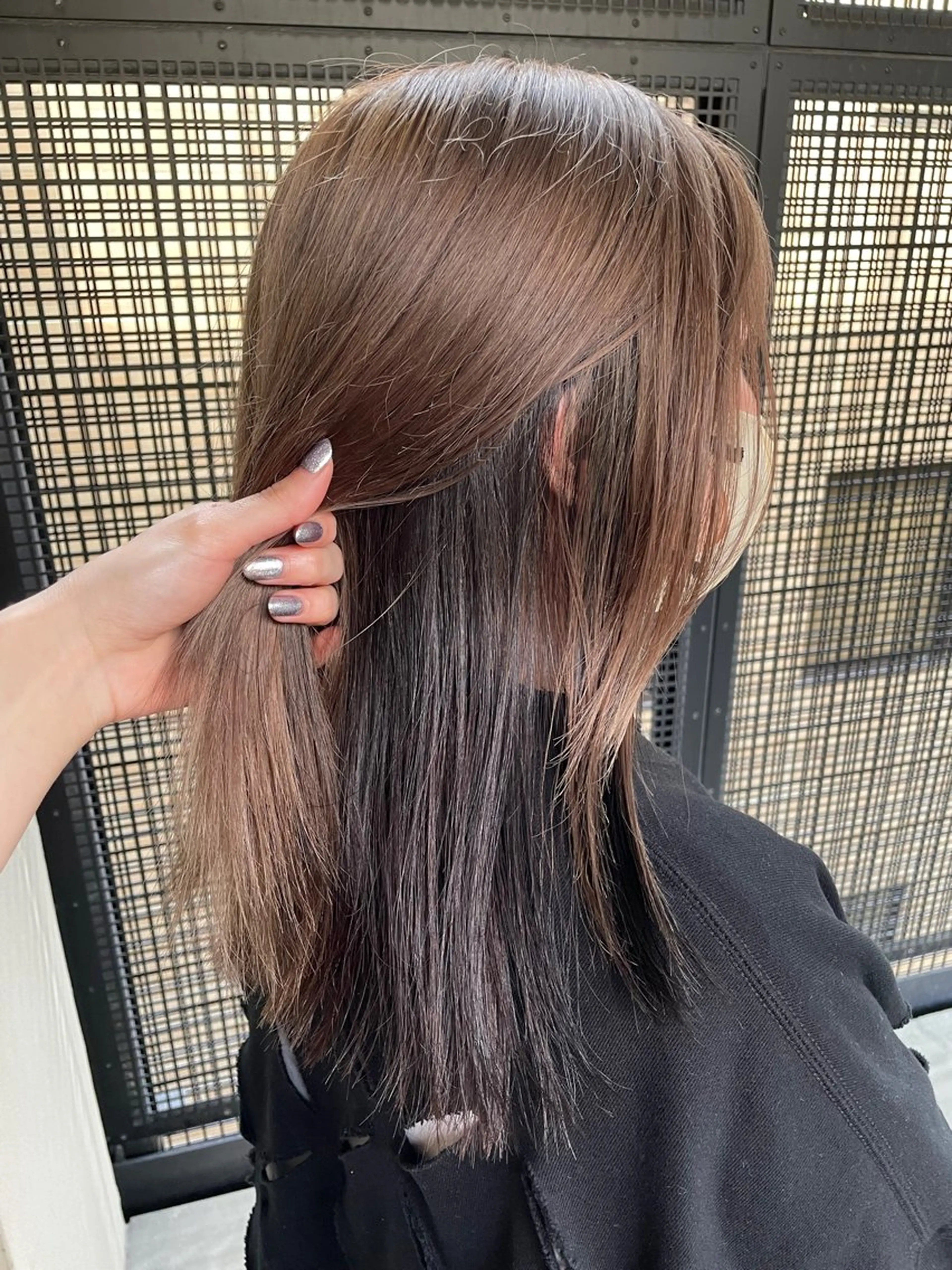 セミロング カラー 大内 志穂のヘアスタイル