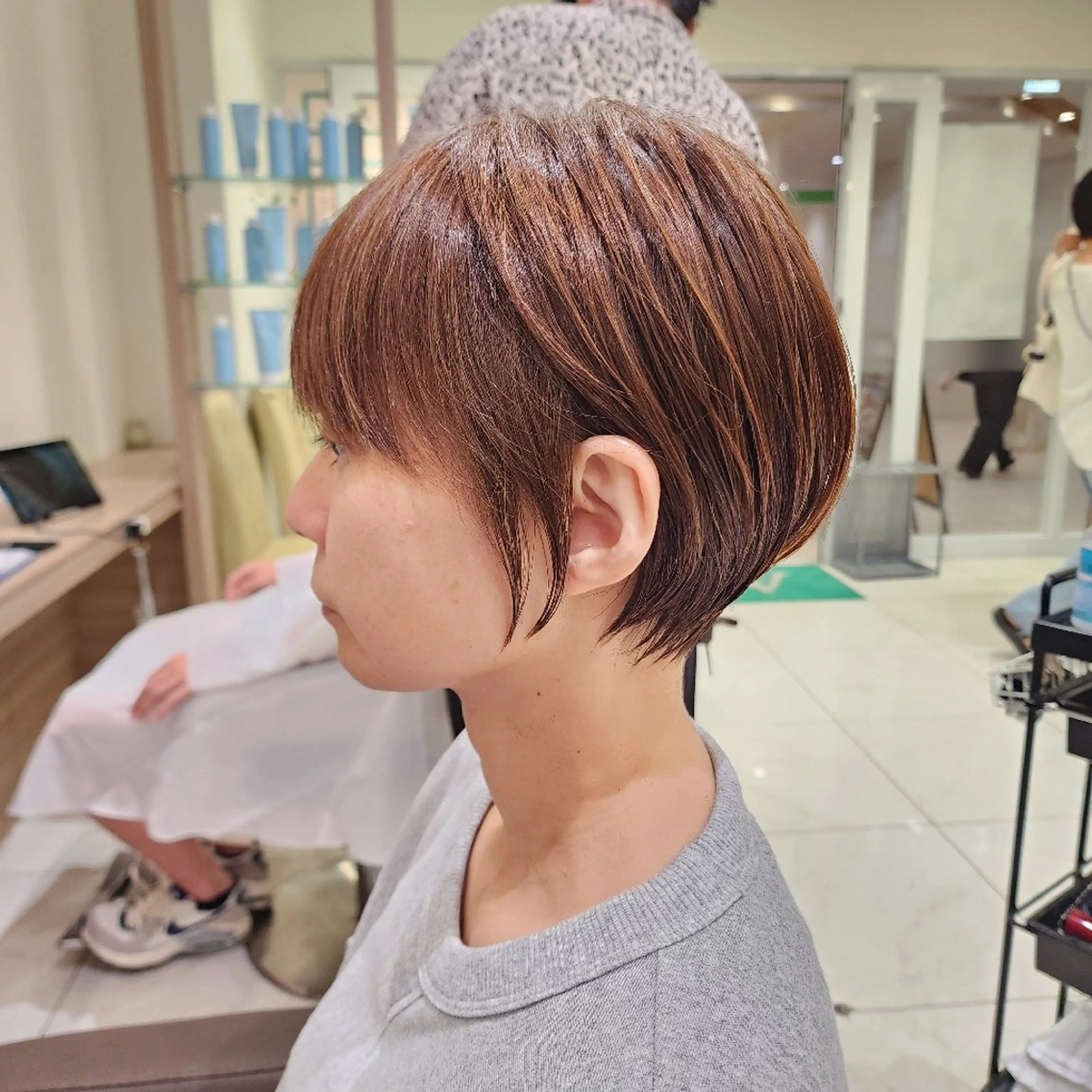 ショート カラー 丸みショート ベージュカラー ハイライトカラー ハイライト 髪質改善 中村 和貴のヘアスタイル