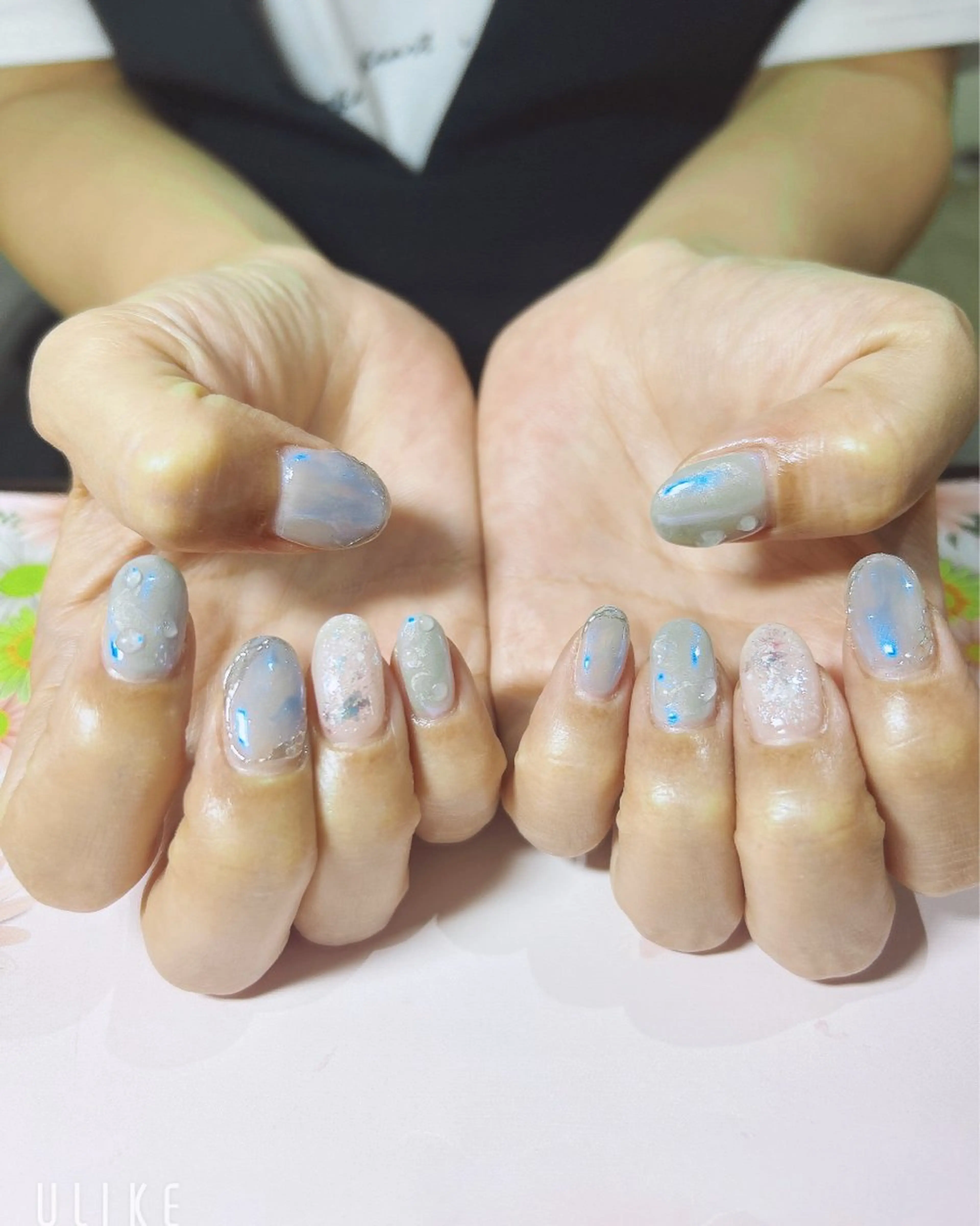 ネイル ニュアンスネイル ハンドネイル 吉野✨ ネイルデザイナー✨のネイルデザイン