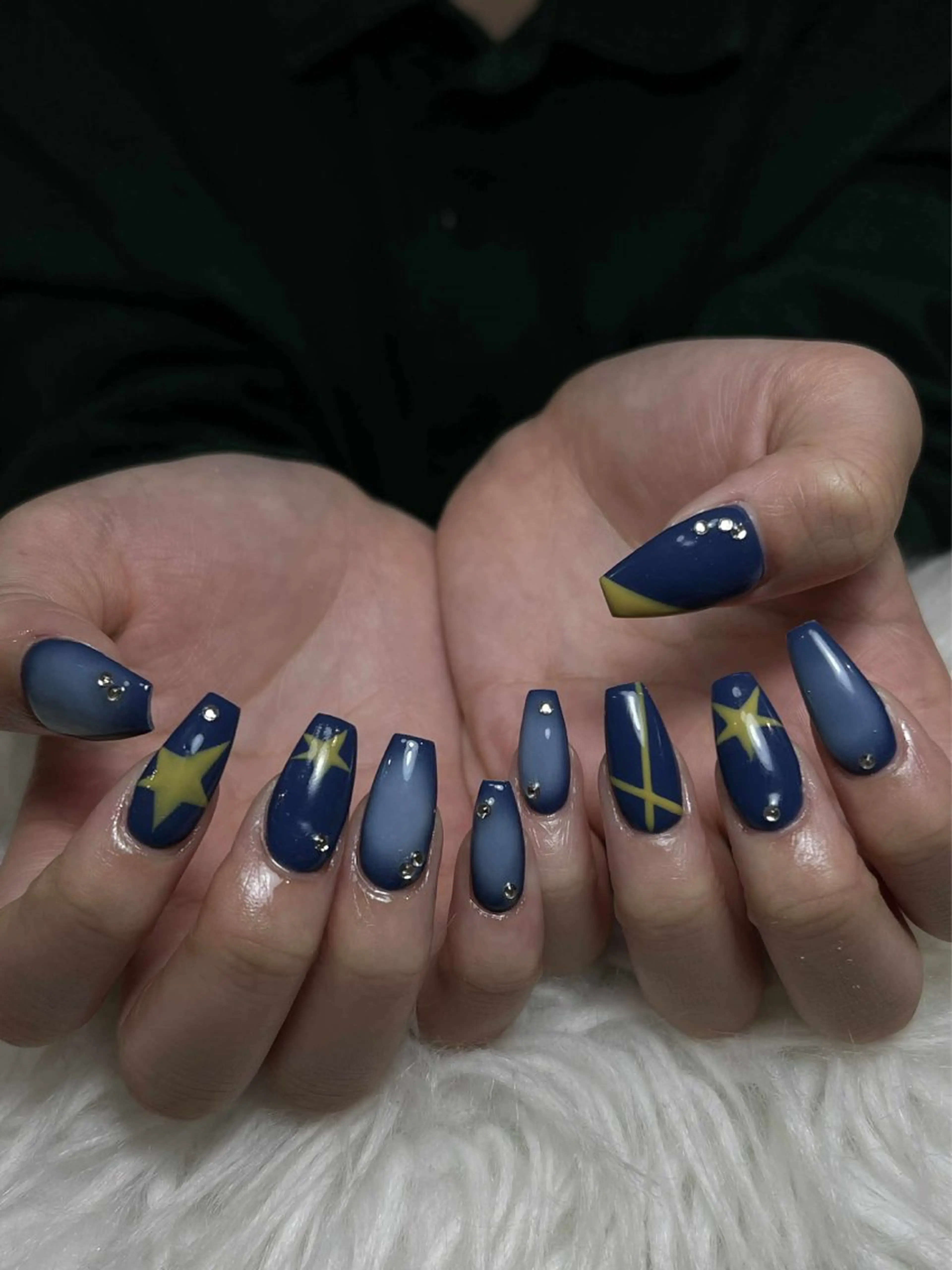 ネイル ボルドー ブラウン チークネイル ドット フットネイル Julli ジュリのネイルデザイン