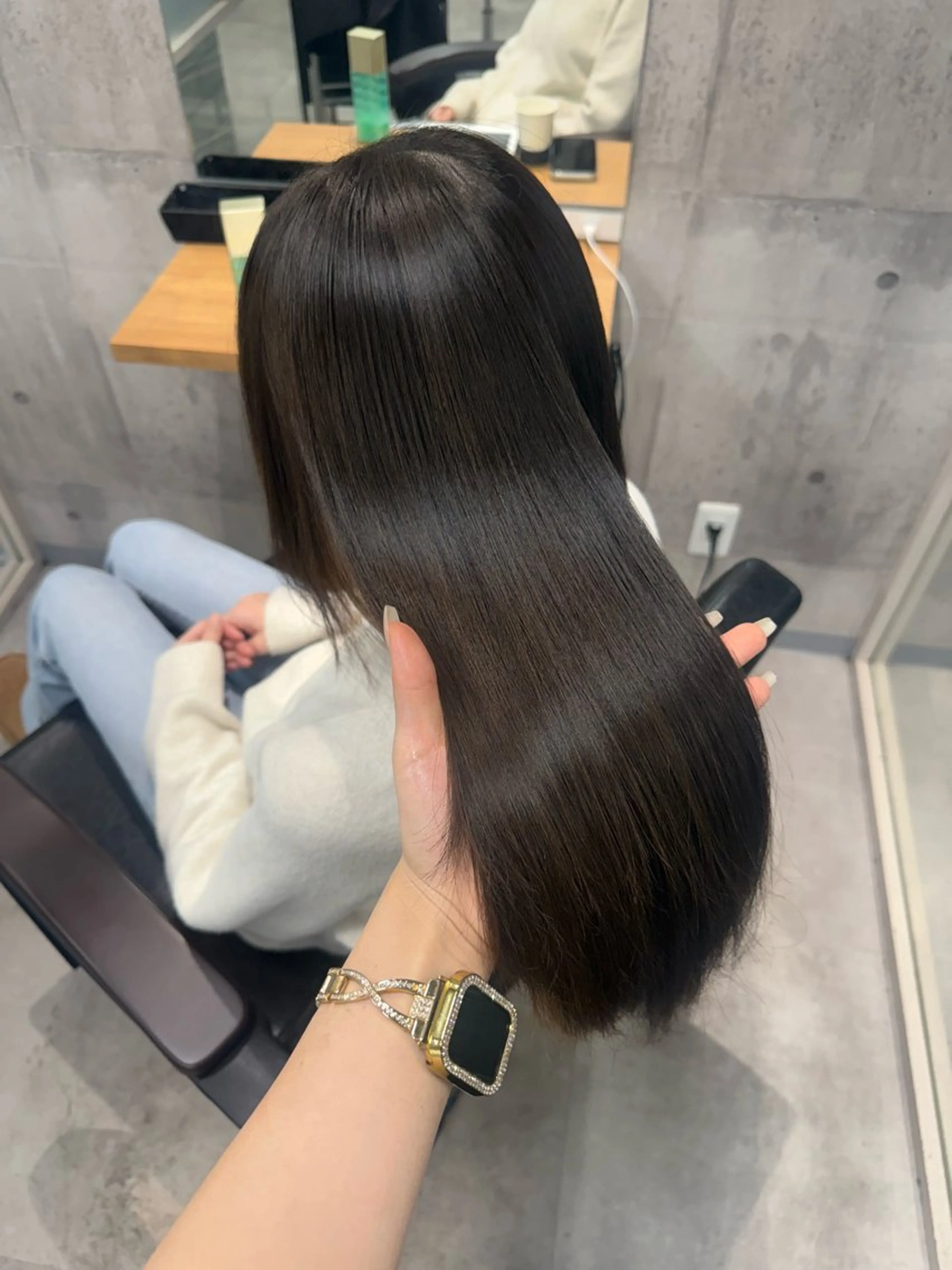 ロング ayano /レイヤー/艶カラーのヘアスタイル