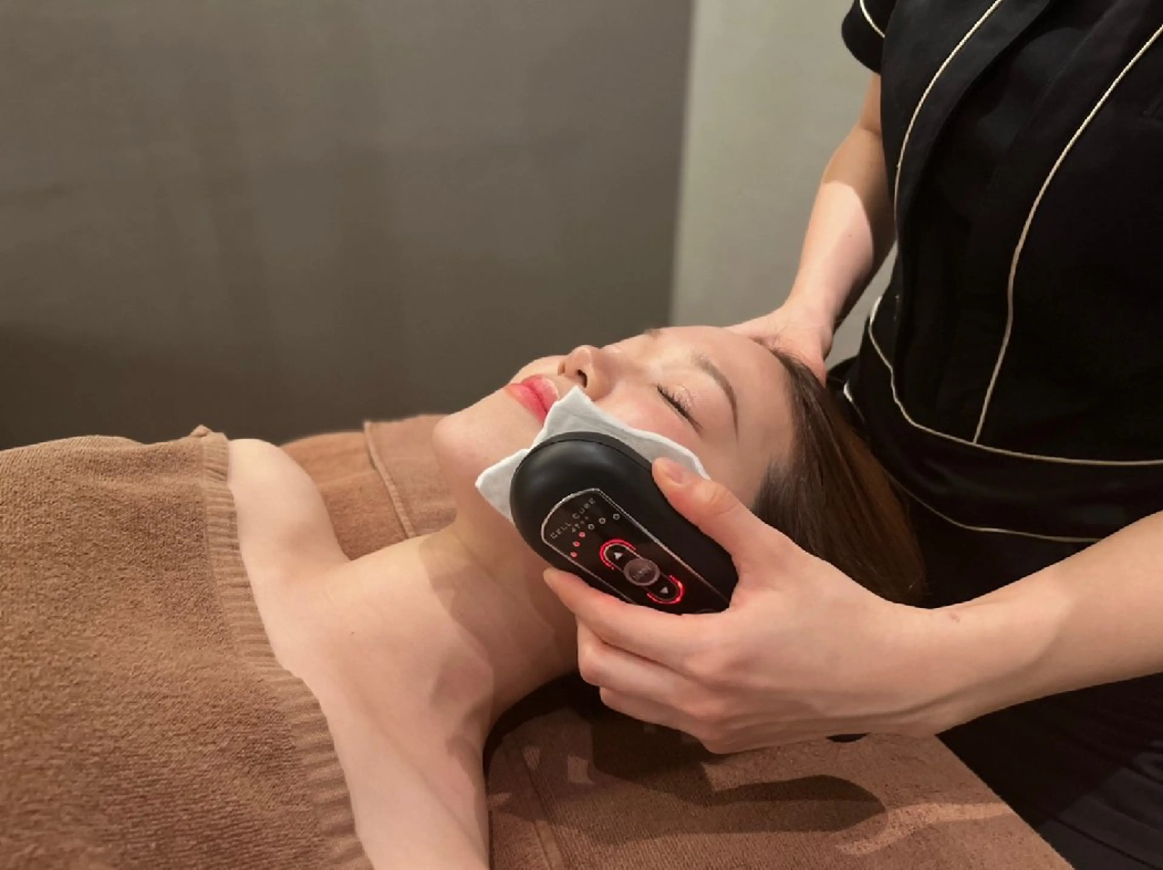 【たるみ・くすみ・疲れ顔に】表情筋ケア＋脳休ヘッドマッサージ 90分の写真