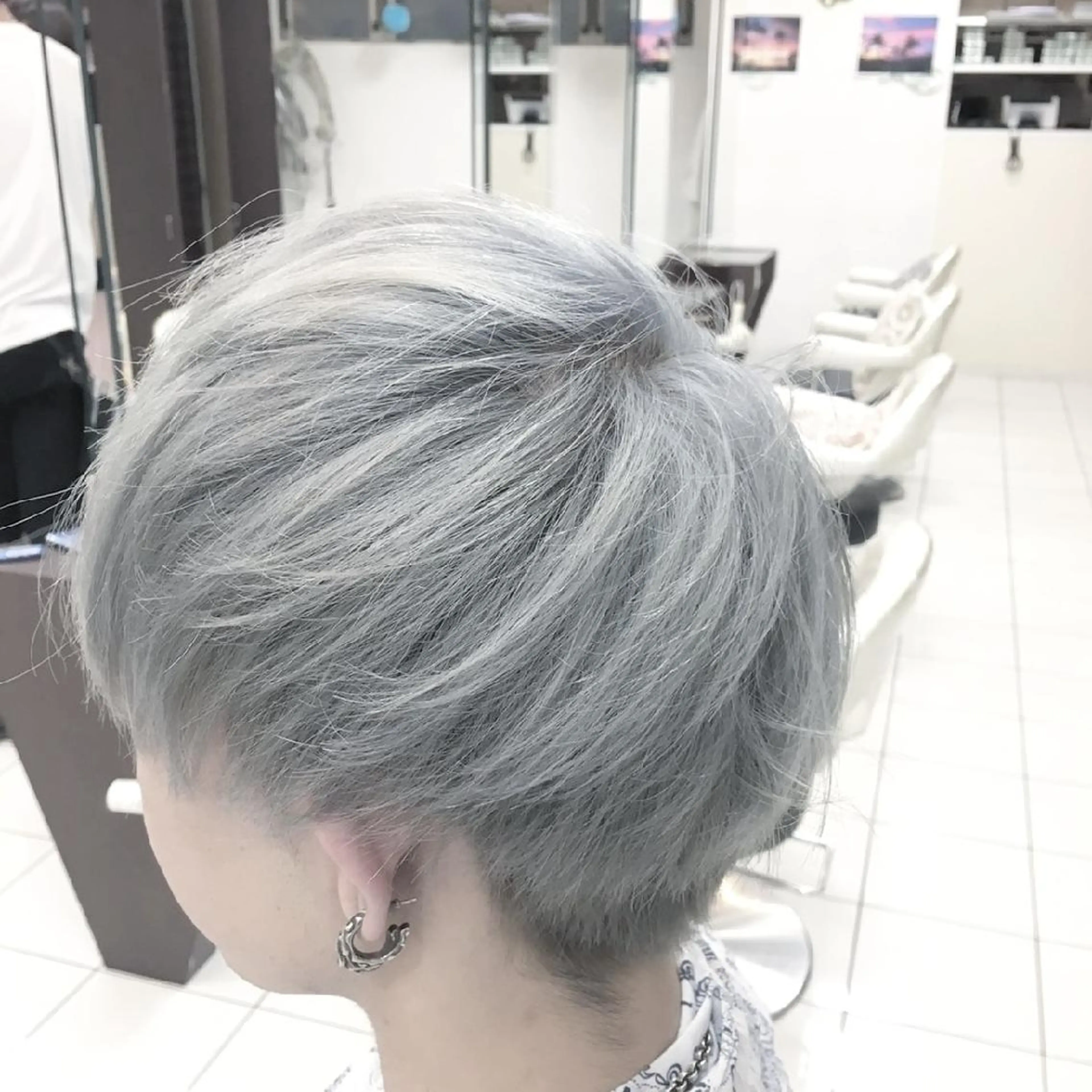 ショート メンズ カラー メンズブリーチ アッシュ ブリーチ ホワイトアッシュ 💎大人ハイライト 💎上杉一也💎のヘアスタイル