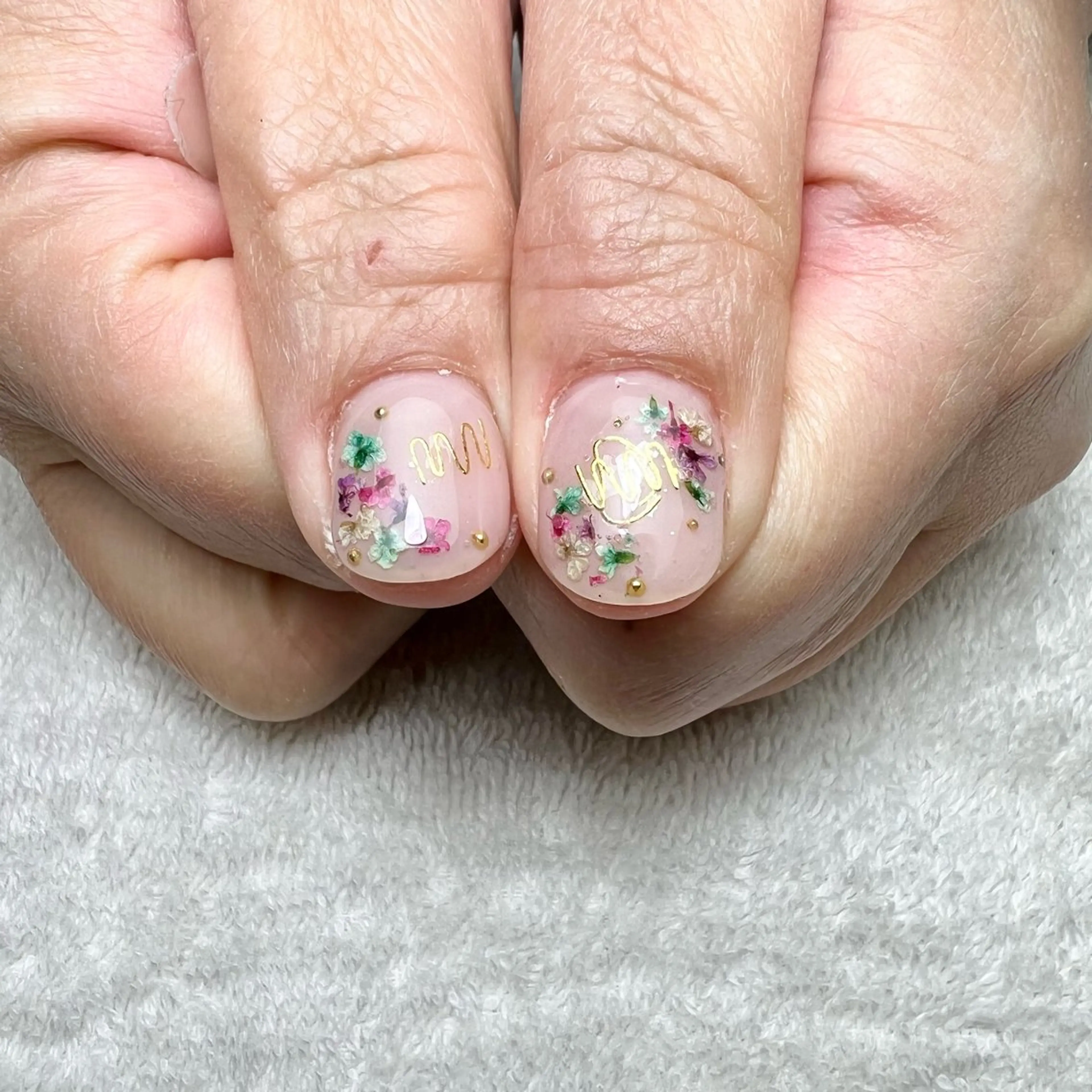 ネイル フラワーネイル 春ネイル ハンドネイル COCO+所属・COCO +のエステ・リラクイメージ