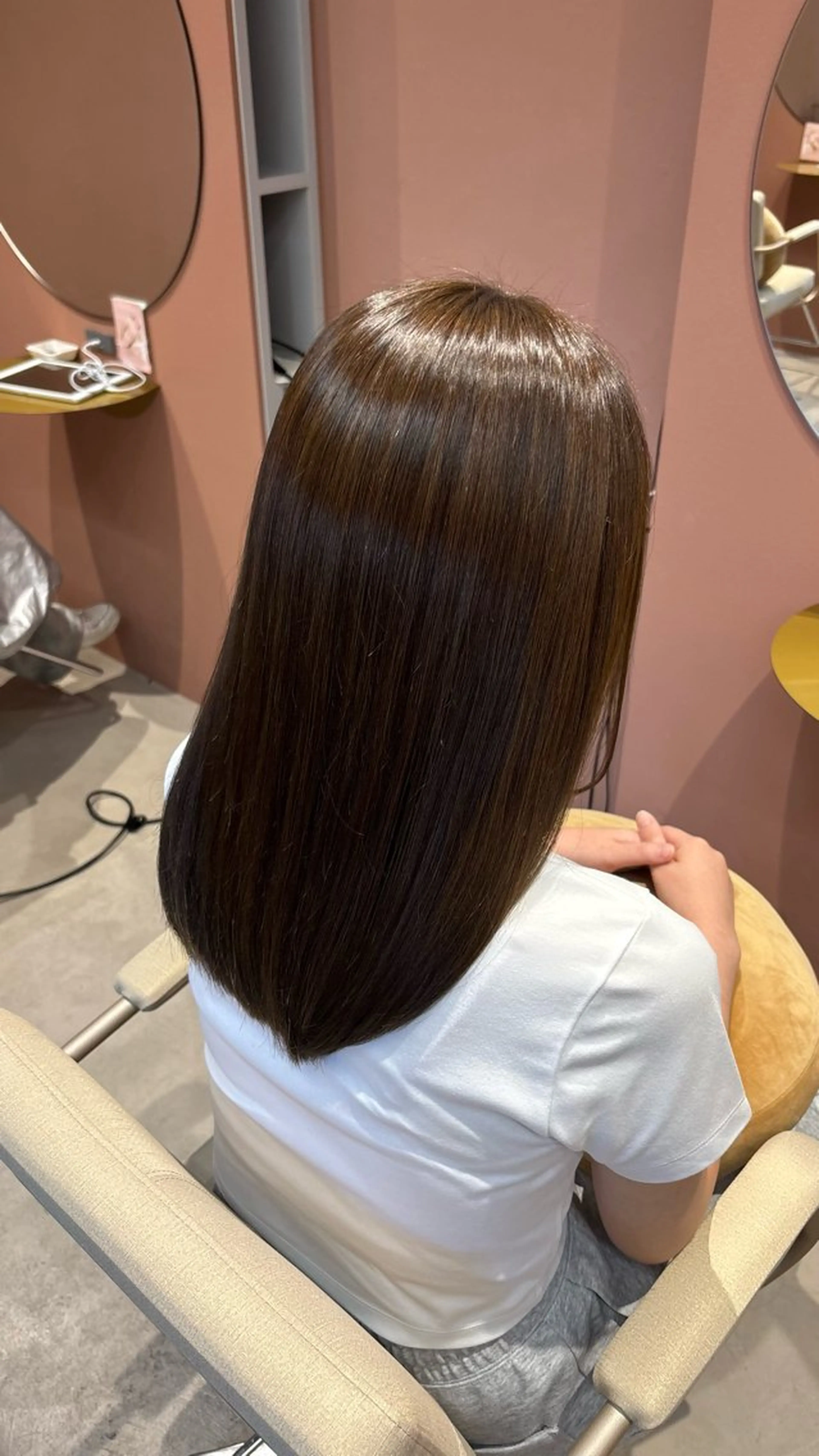 カラー ベージュカラー オリーブベージュ 山本 あかりのヘアスタイル