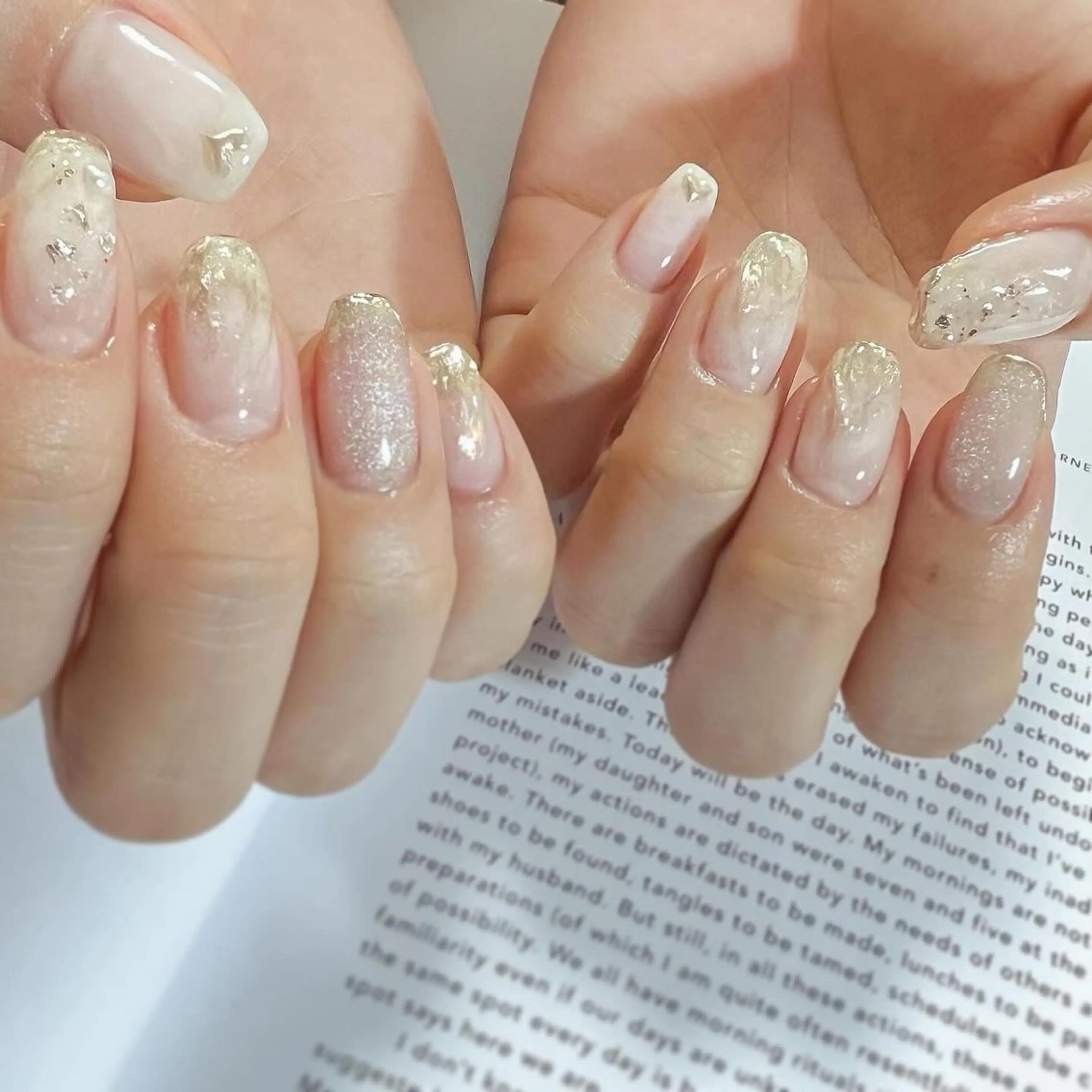 ネイル オーロラネイル フレンチネイル ハート ミラーネイル ニュアンスネイル ハンドネイル pointillé .ayaのネイルデザイン